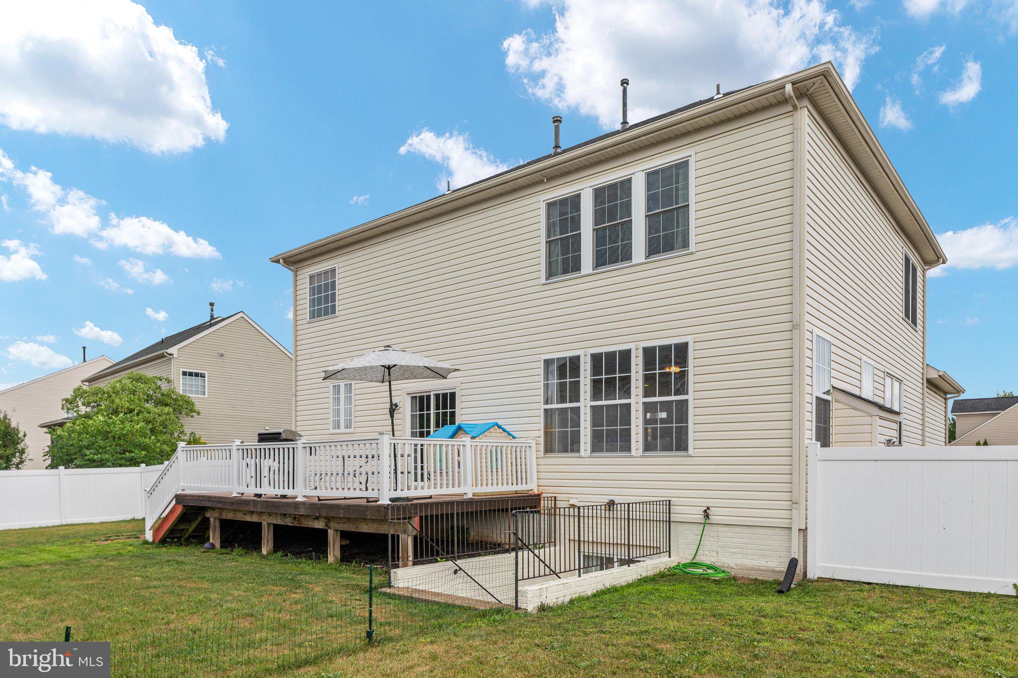 WAKELAND MANOR - Residential
