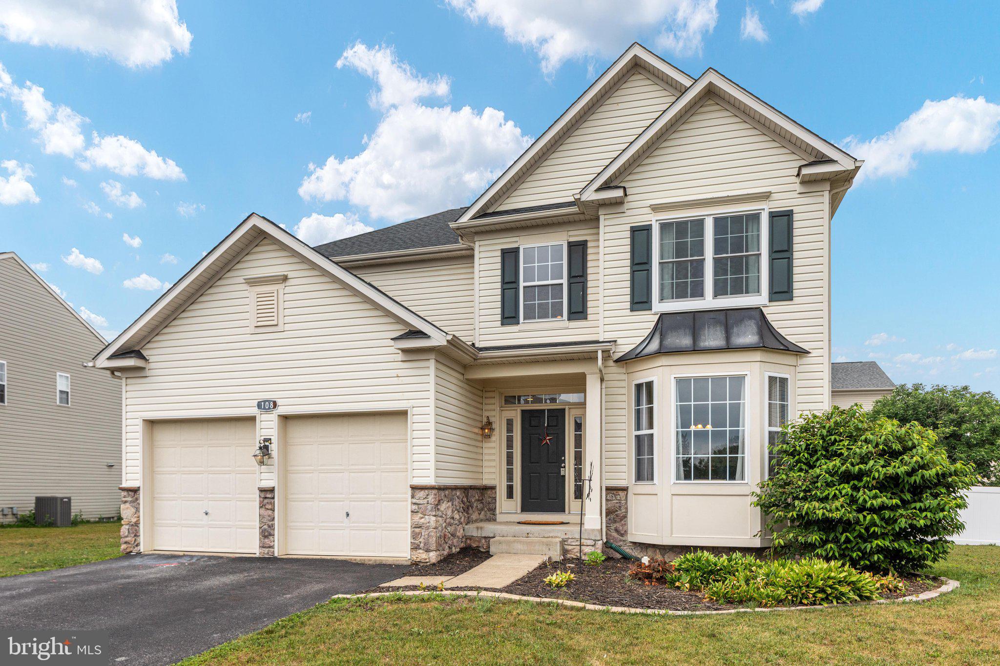 WAKELAND MANOR - Residential