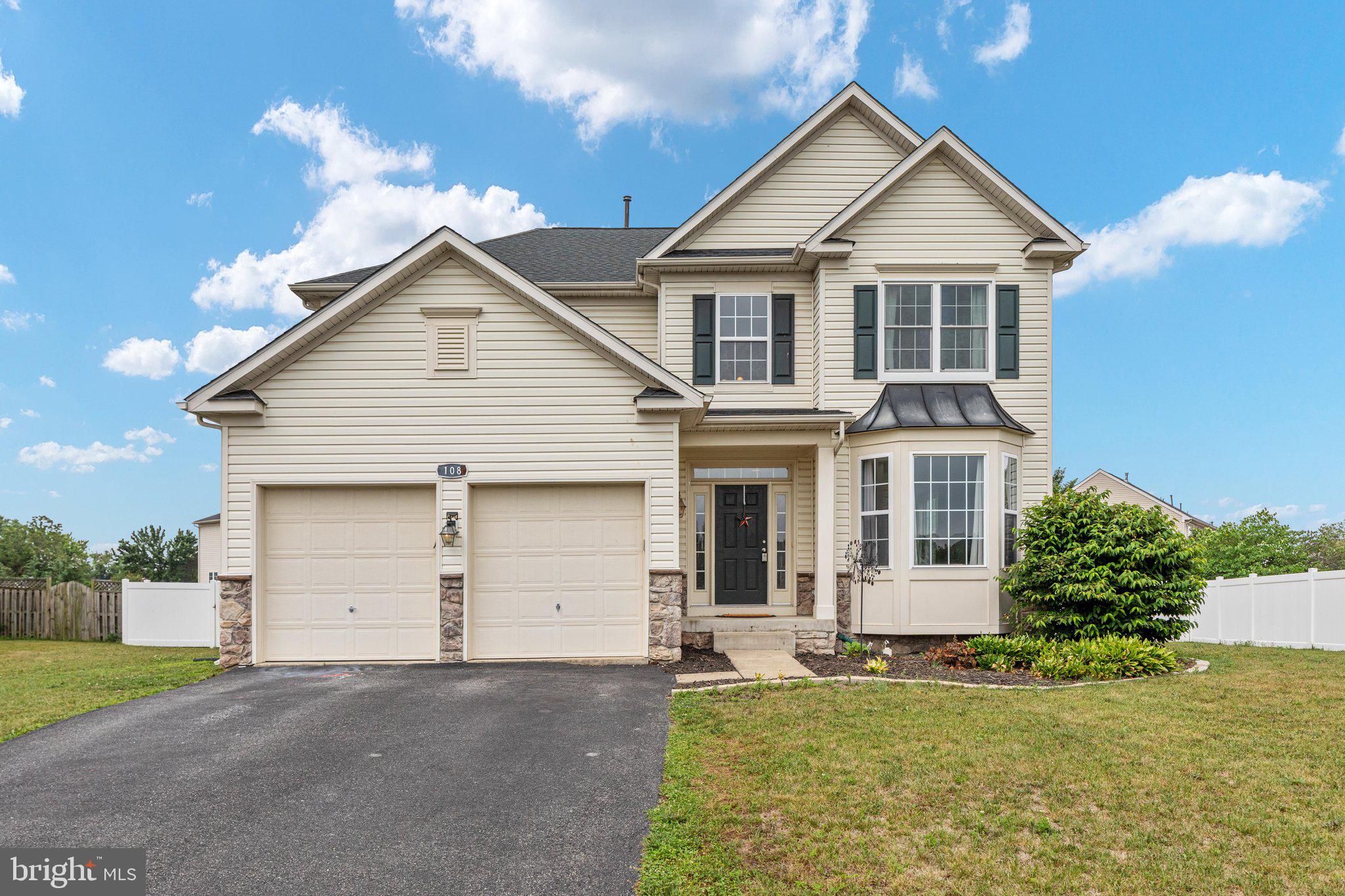 WAKELAND MANOR - Residential