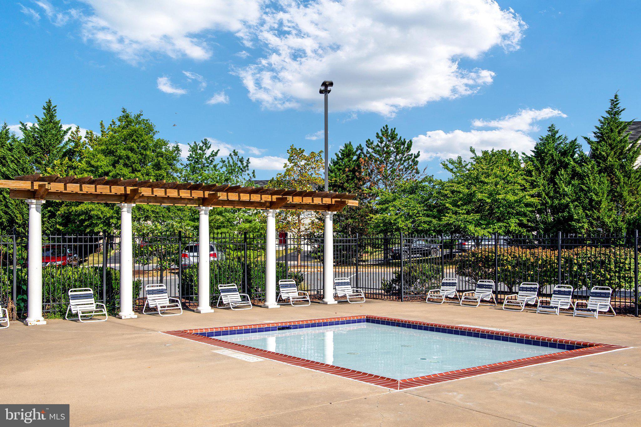 WAKELAND MANOR - Residential
