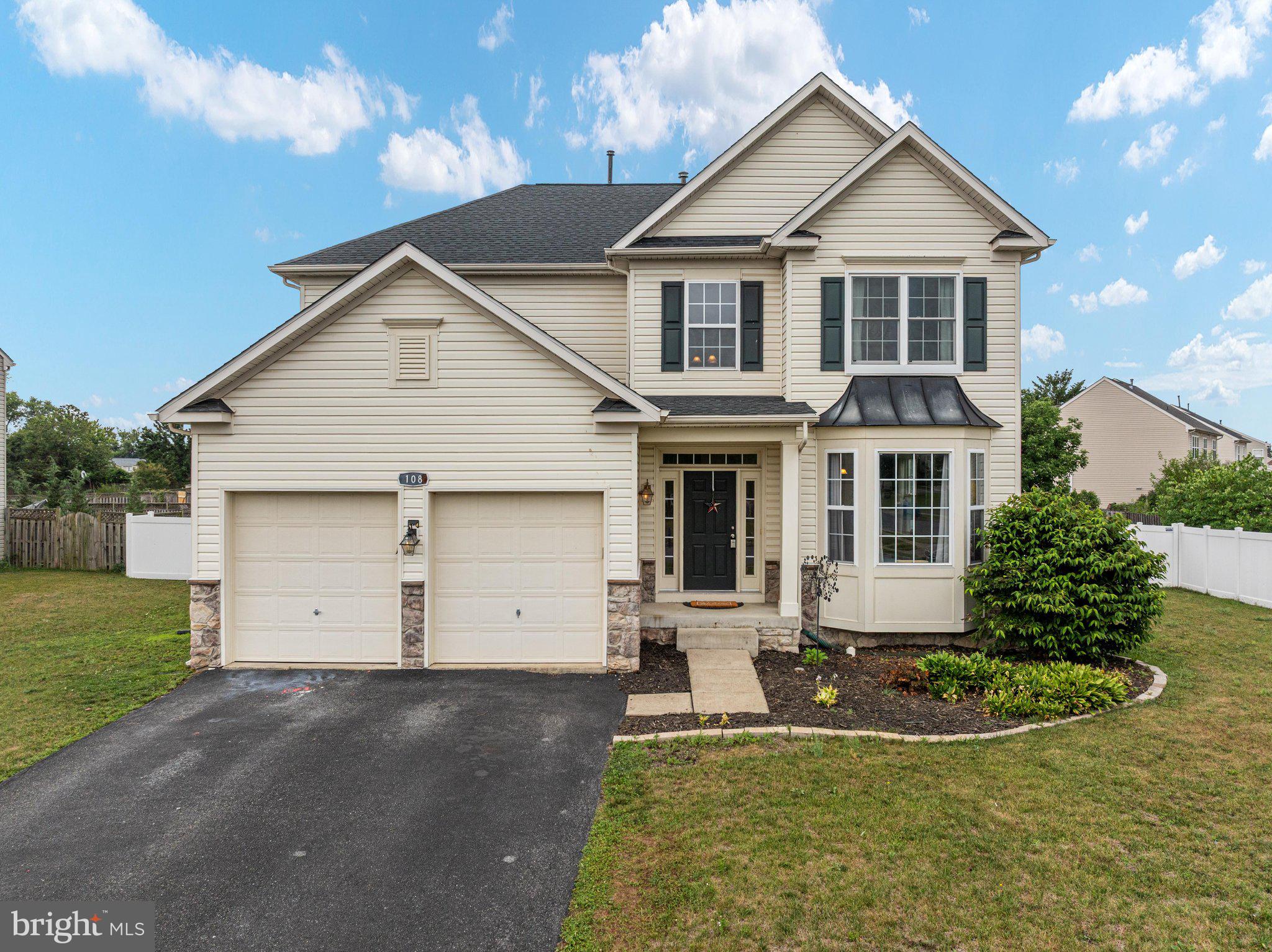 WAKELAND MANOR - Residential