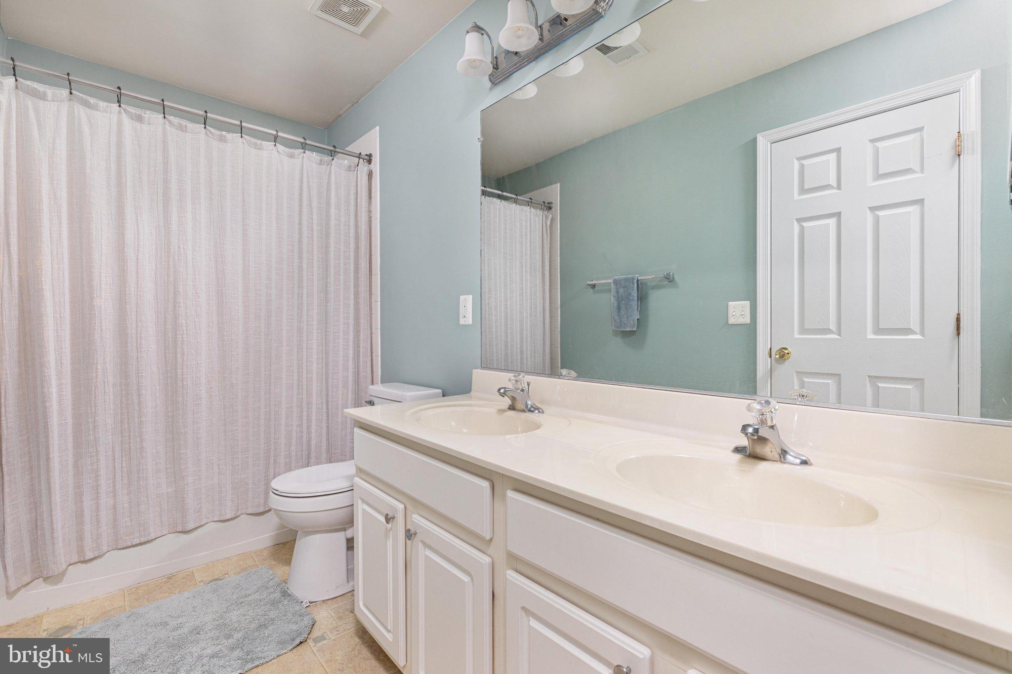 WAKELAND MANOR - Residential