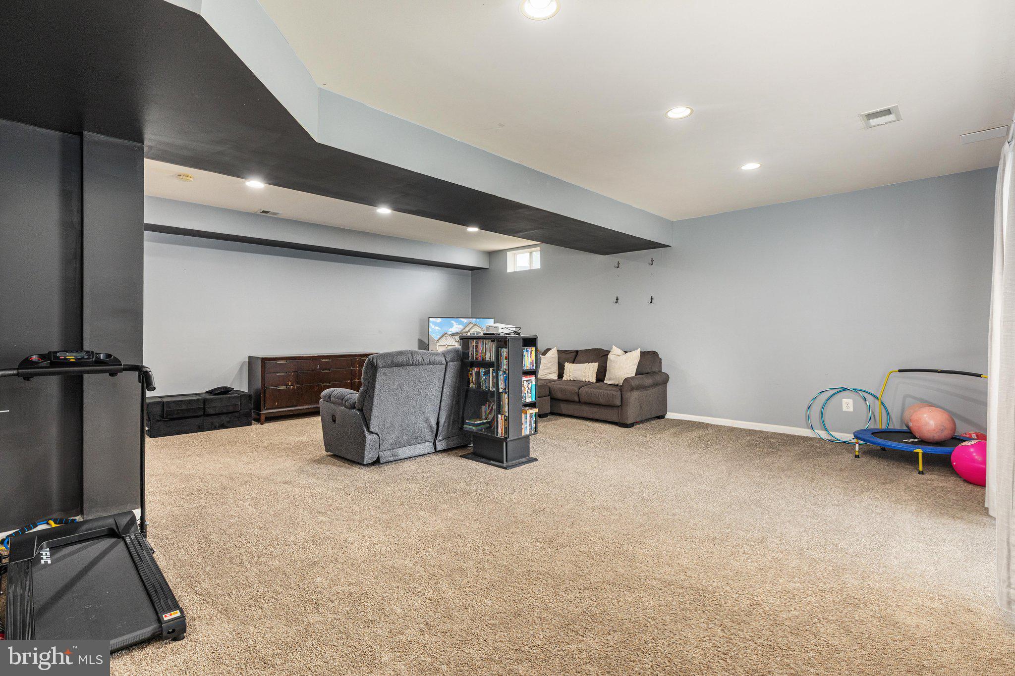 WAKELAND MANOR - Residential