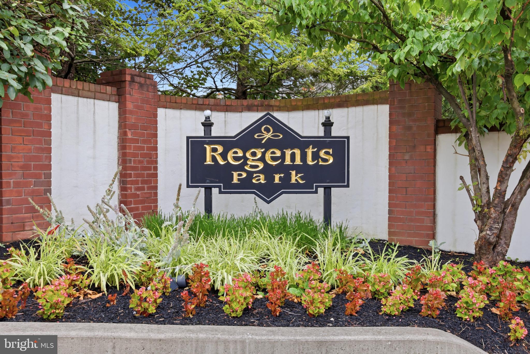 REGENTS PARK - Residential
