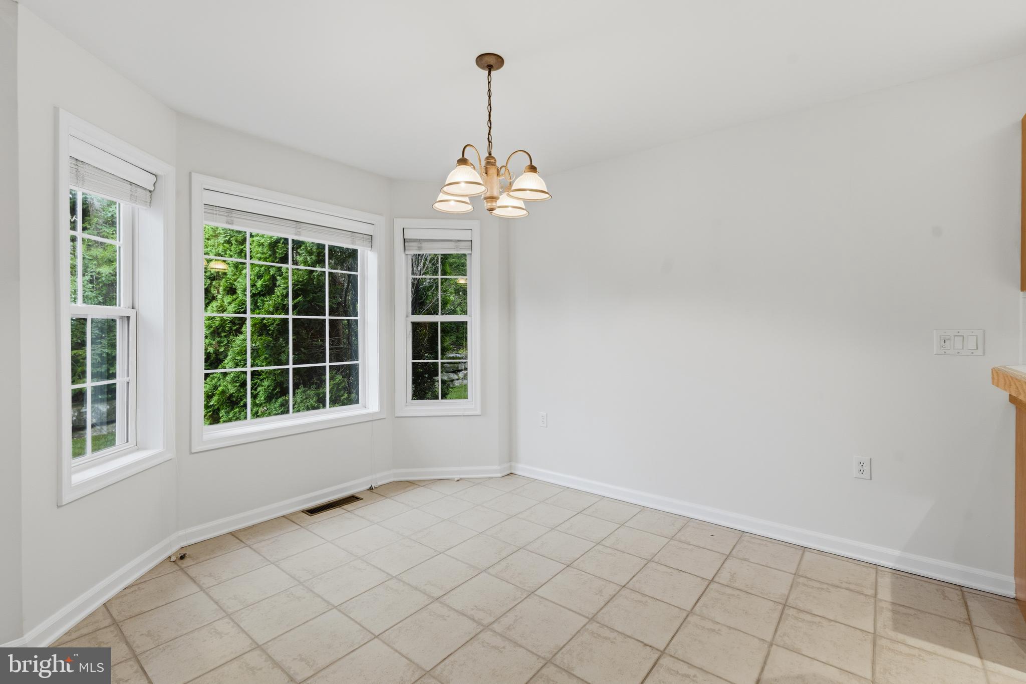 TANGLEWOOD MANOR - Residential