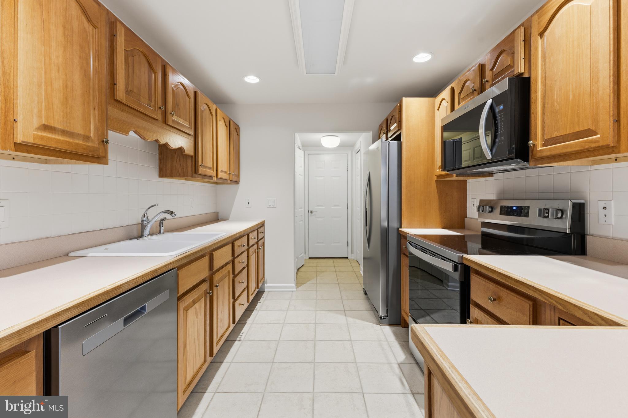TANGLEWOOD MANOR - Residential