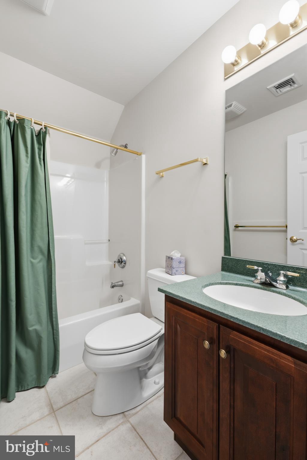 TANGLEWOOD MANOR - Residential