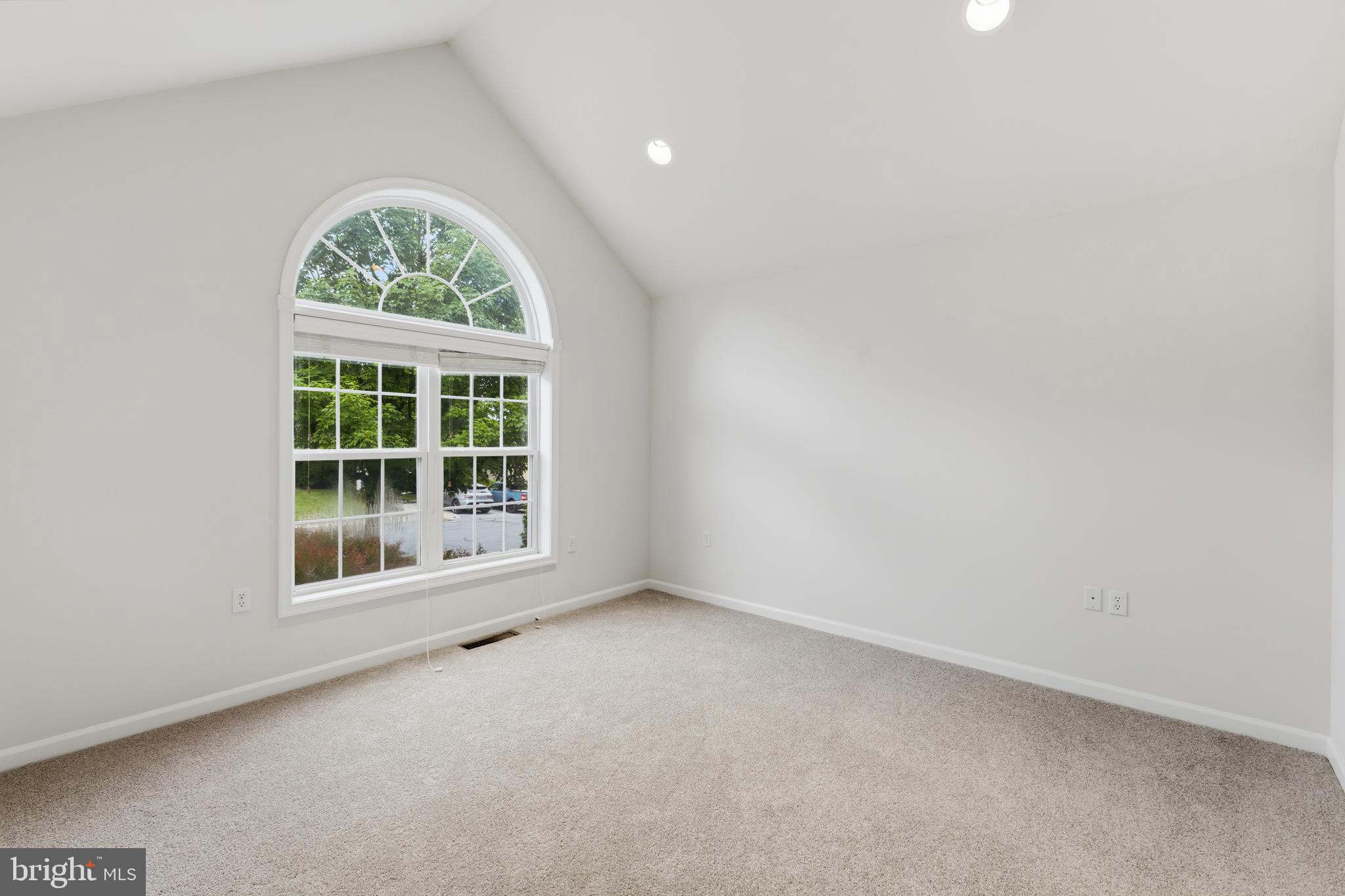 TANGLEWOOD MANOR - Residential