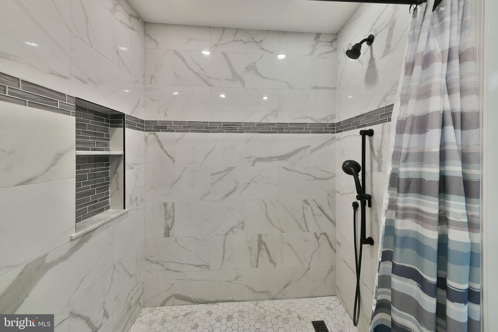WILLOW GROVE - Residential