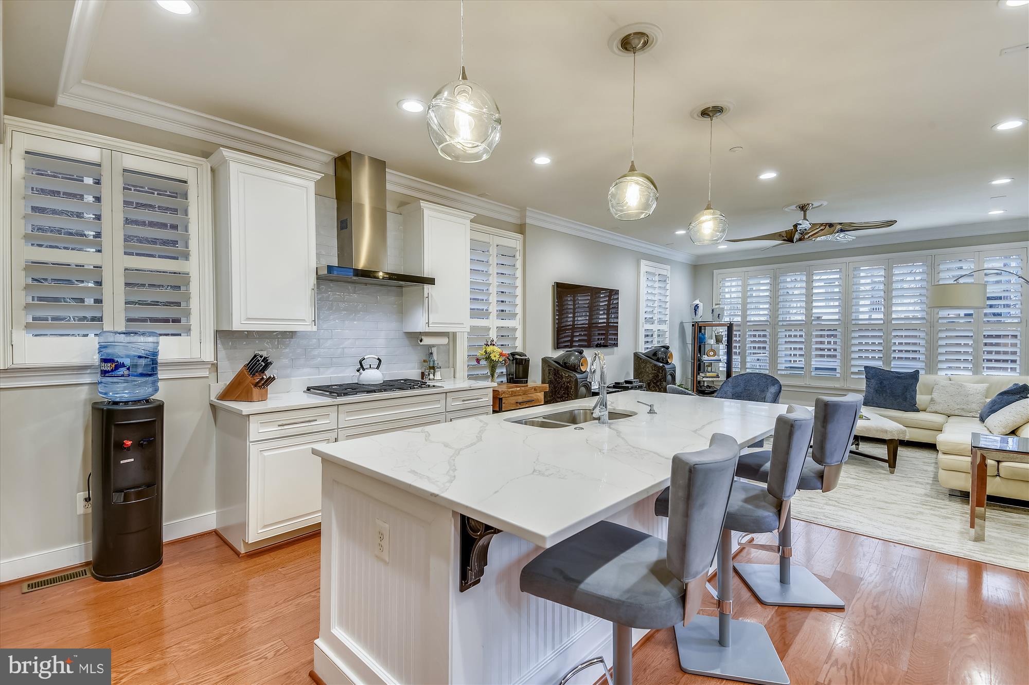 MURRAY HILL - Residential