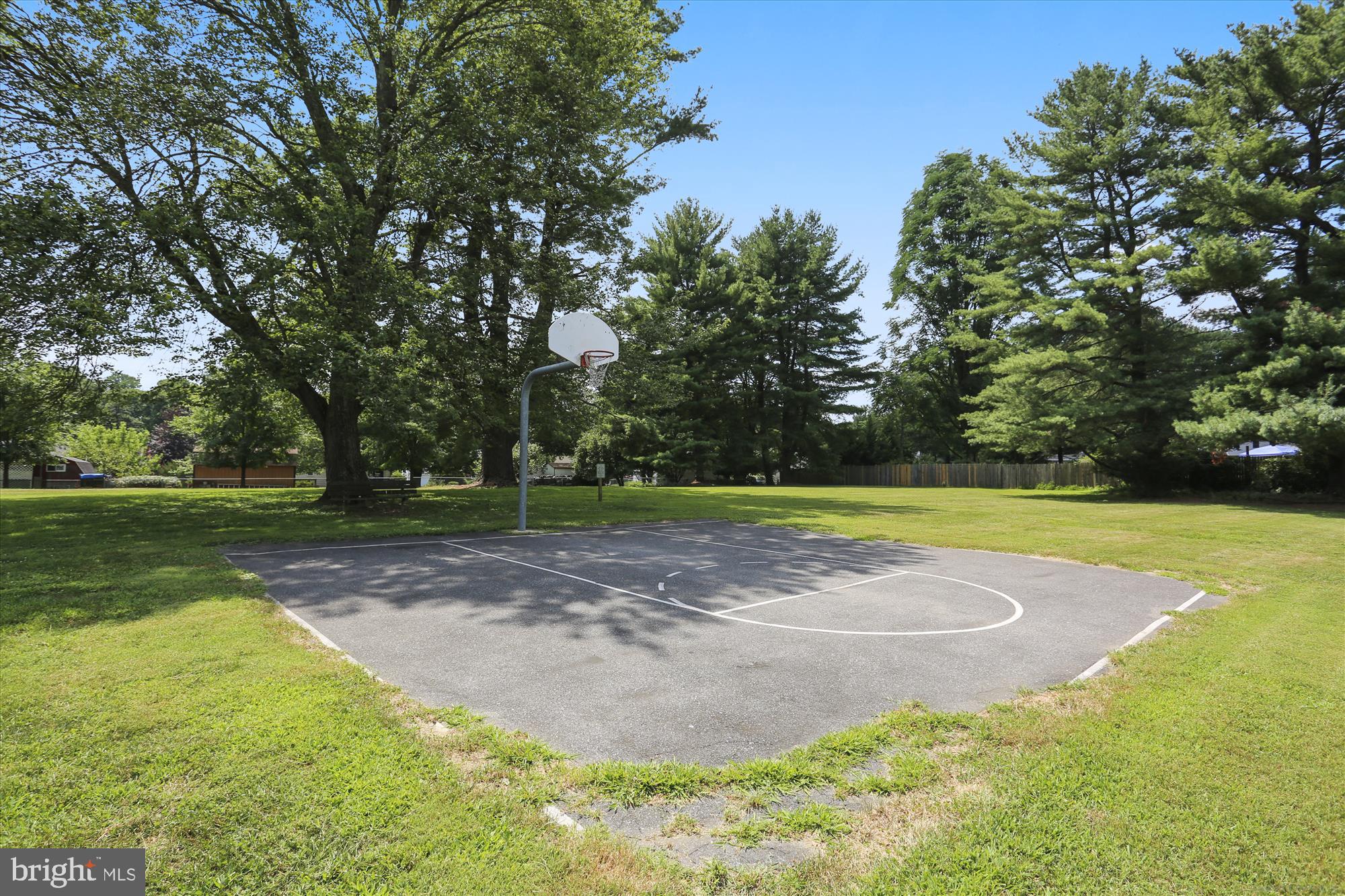 BROOKEVILLE KNOLLS - Residential