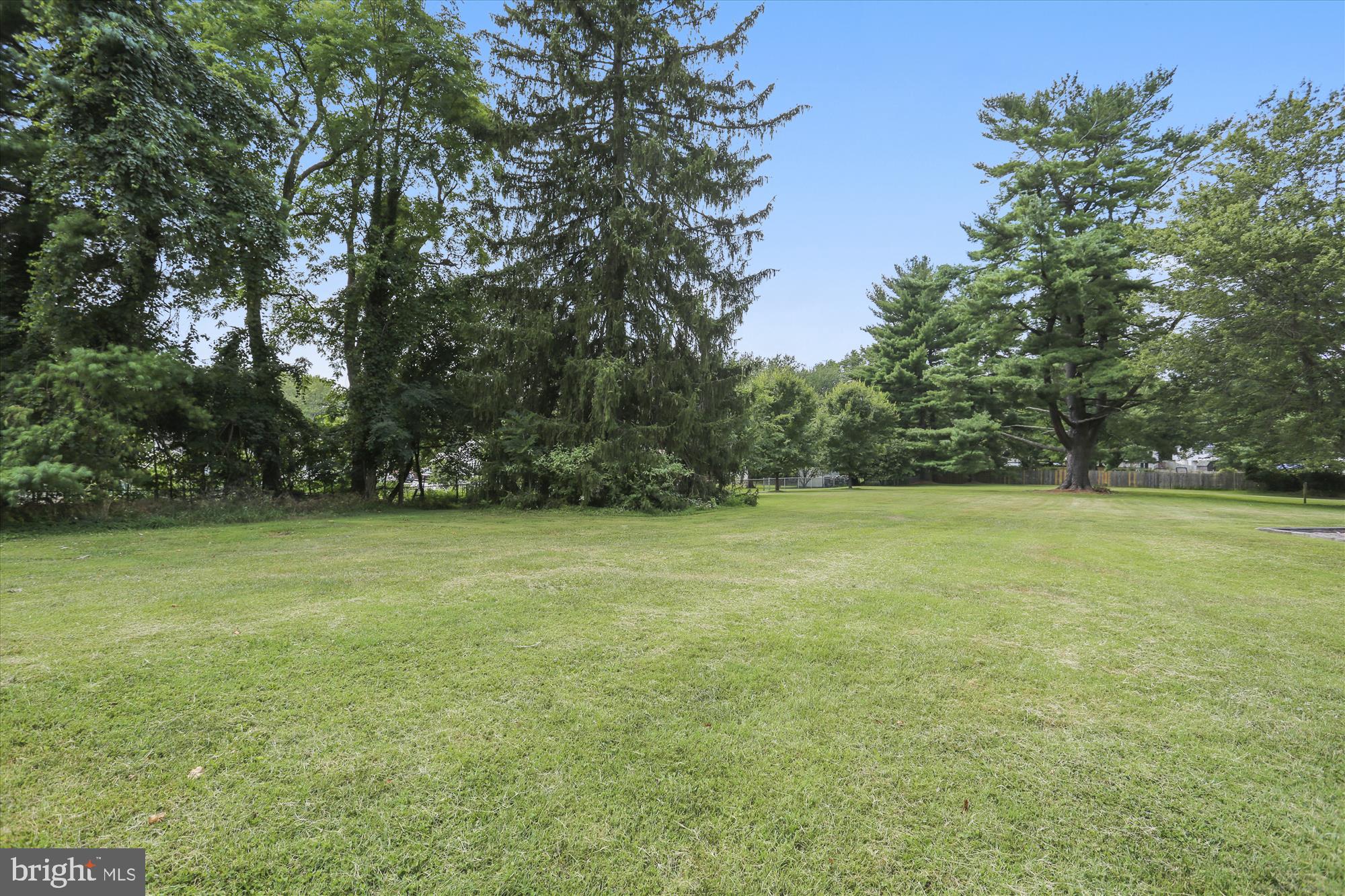 BROOKEVILLE KNOLLS - Residential