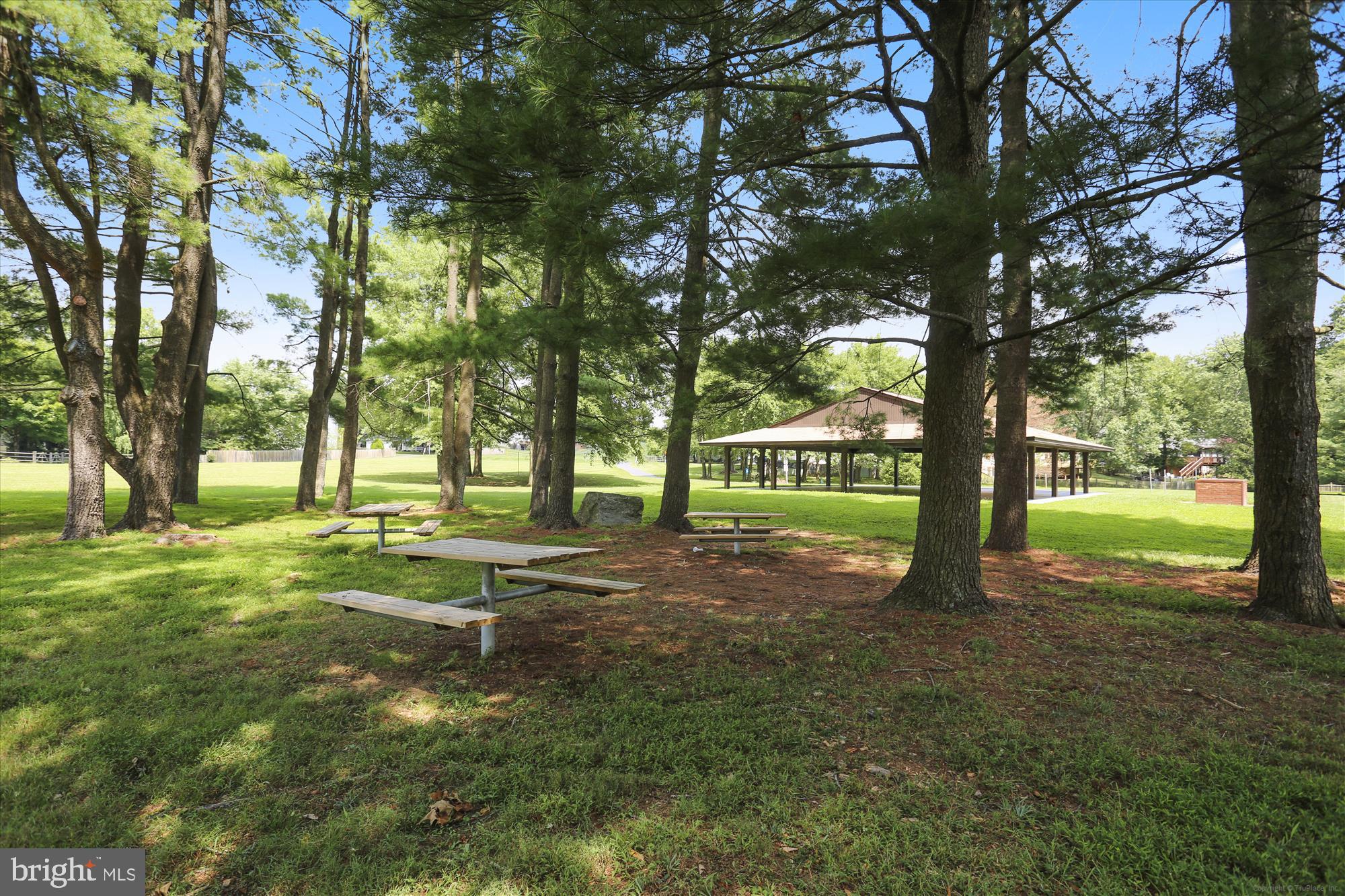 BROOKEVILLE KNOLLS - Residential