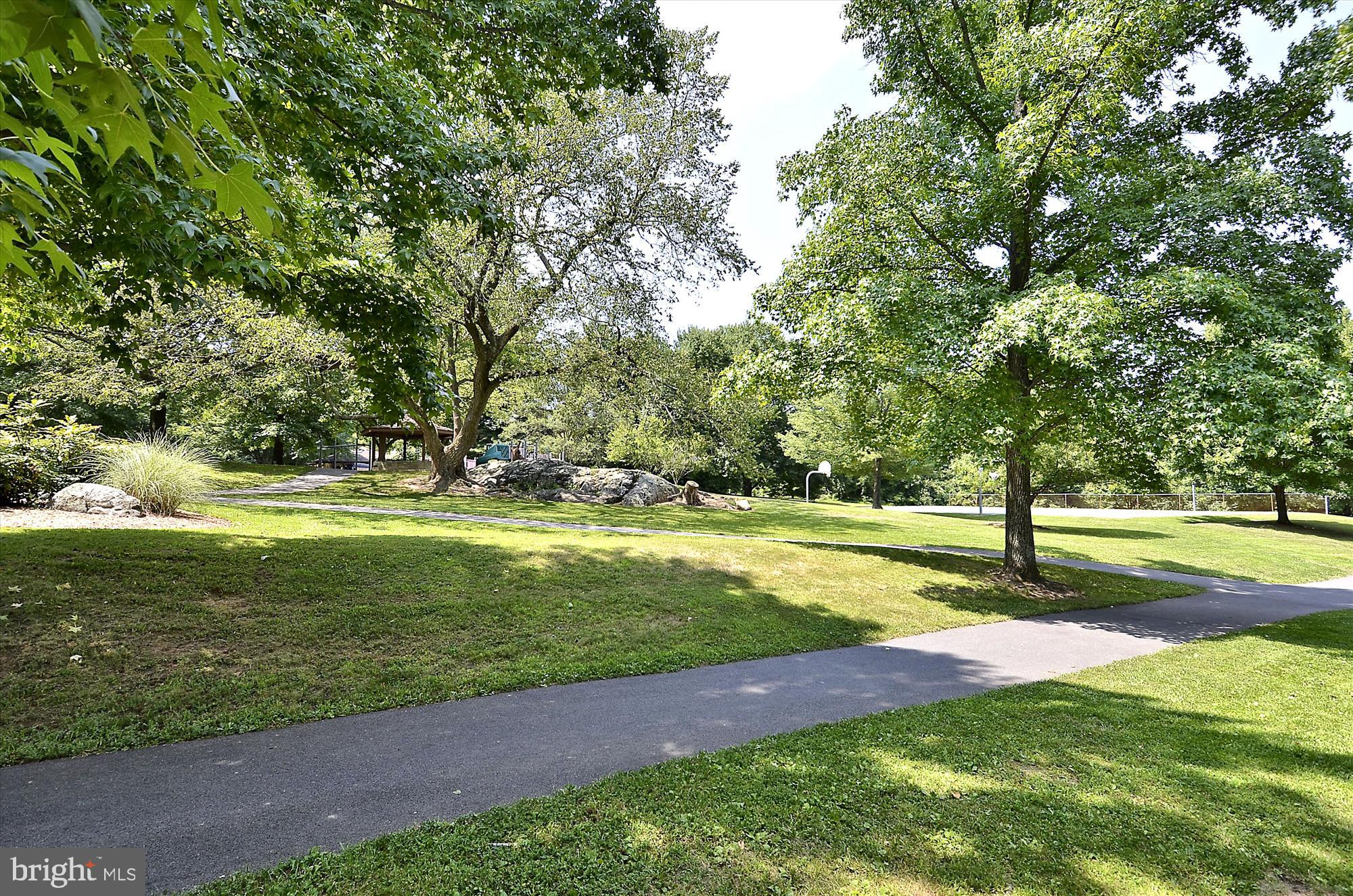 BROOKEVILLE KNOLLS - Residential