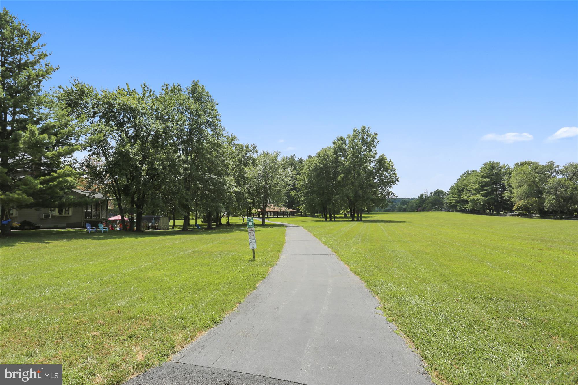 BROOKEVILLE KNOLLS - Residential