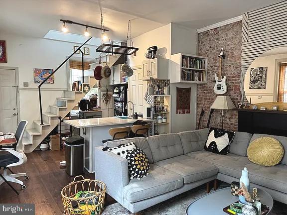 ART MUSEUM AREA - Residential Income