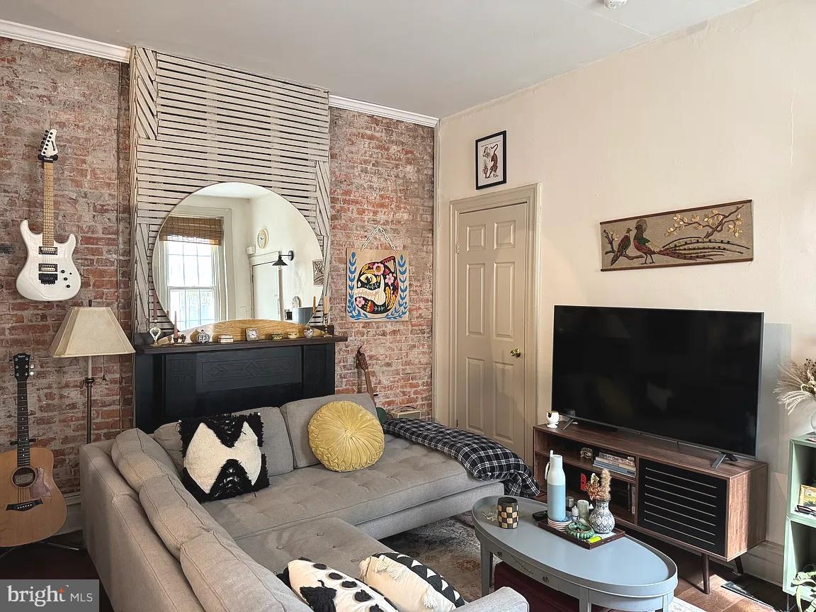 ART MUSEUM AREA - Residential Income