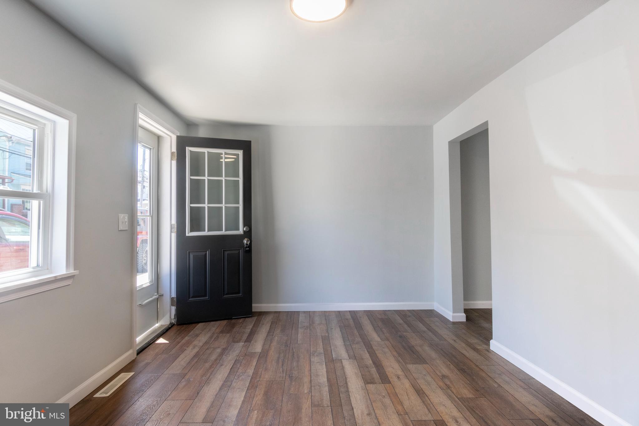 WALNUT STREET AREA - Residential