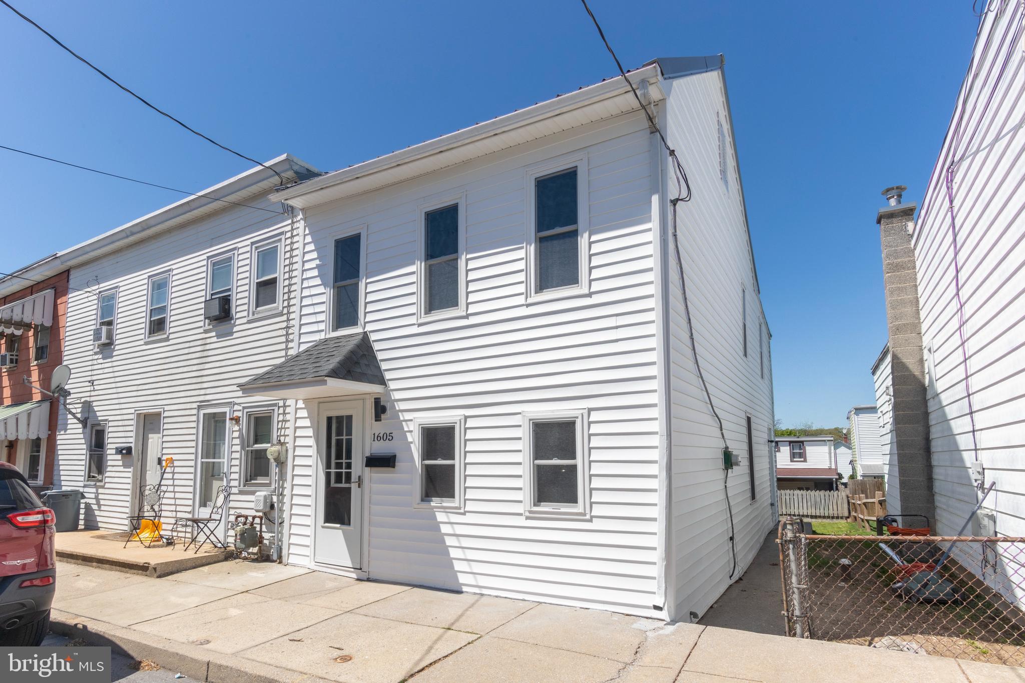 WALNUT STREET AREA - Residential