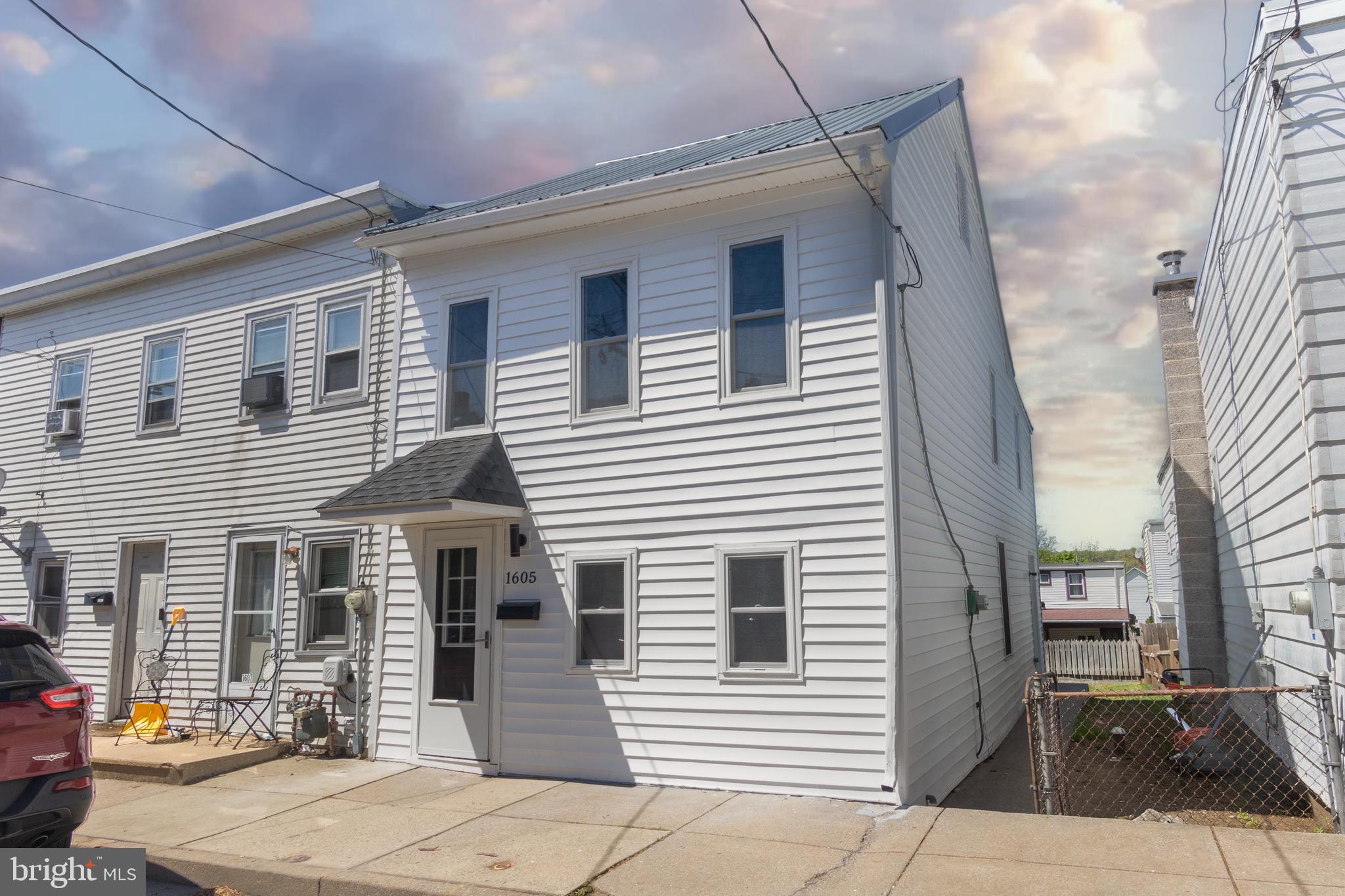 WALNUT STREET AREA - Residential