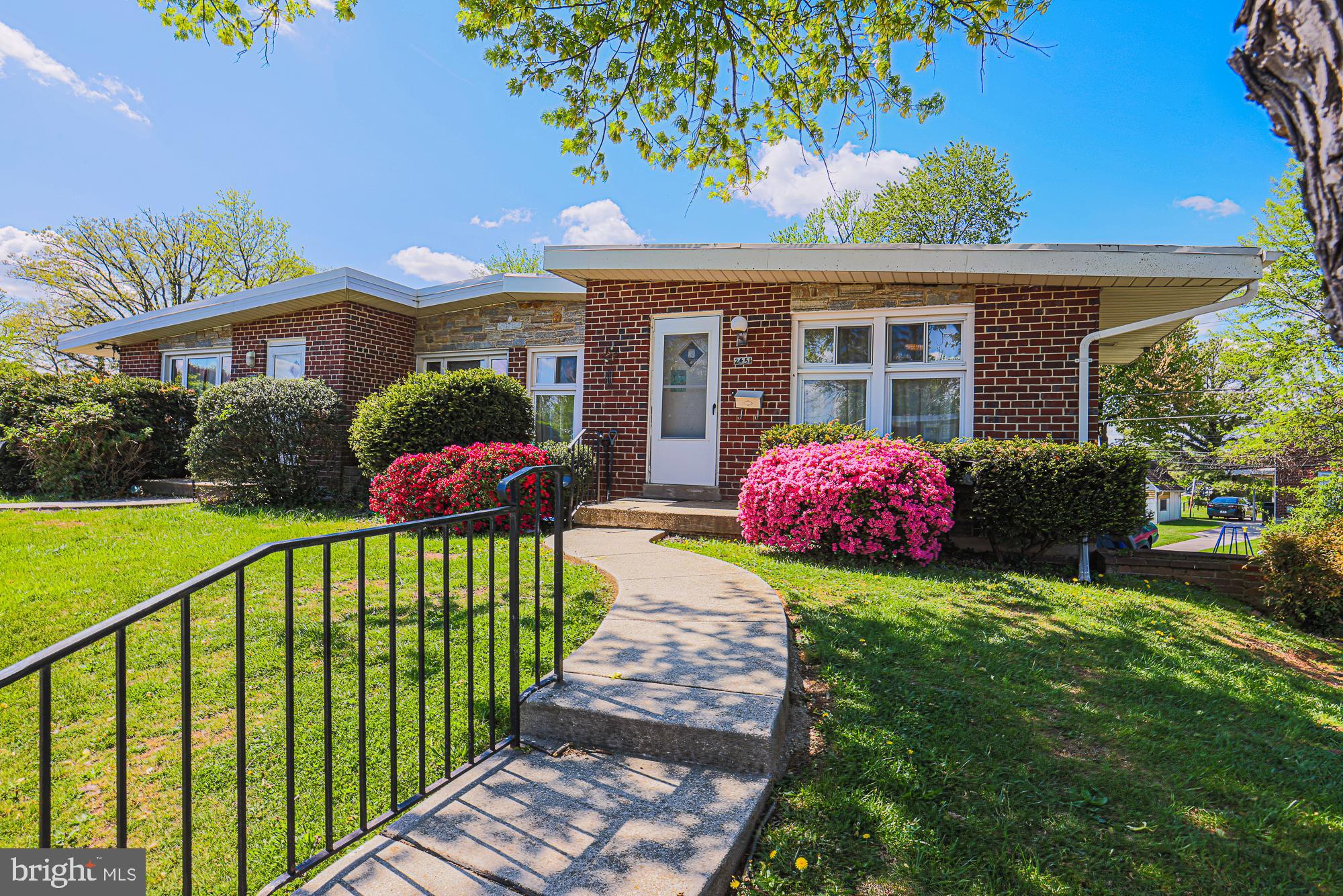 SUMMIT PARK - Residential