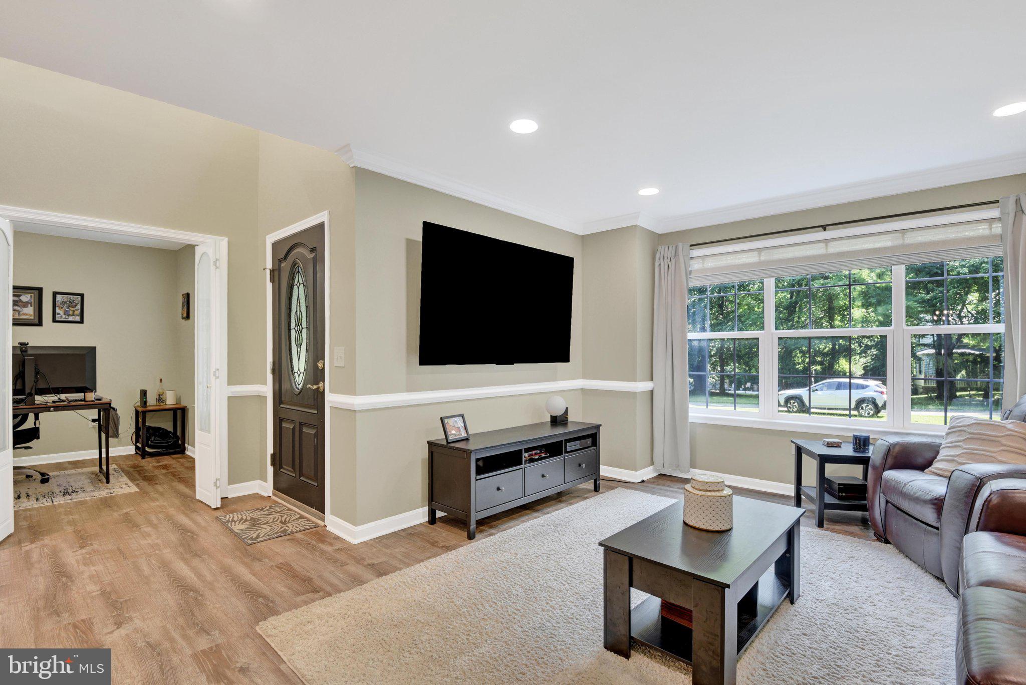 PROUD OAKS - Residential
