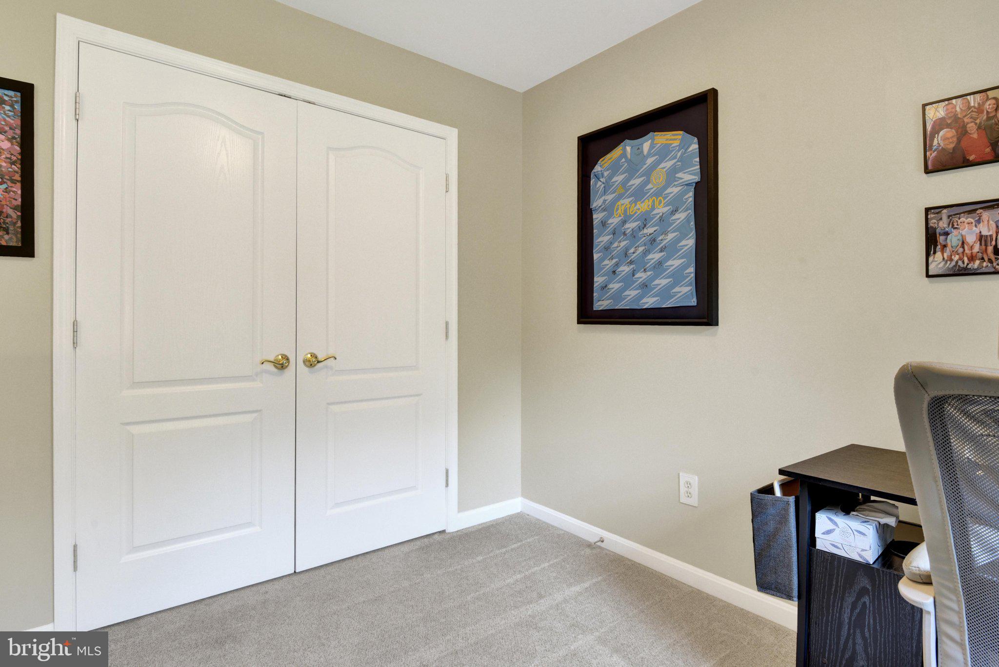 PROUD OAKS - Residential