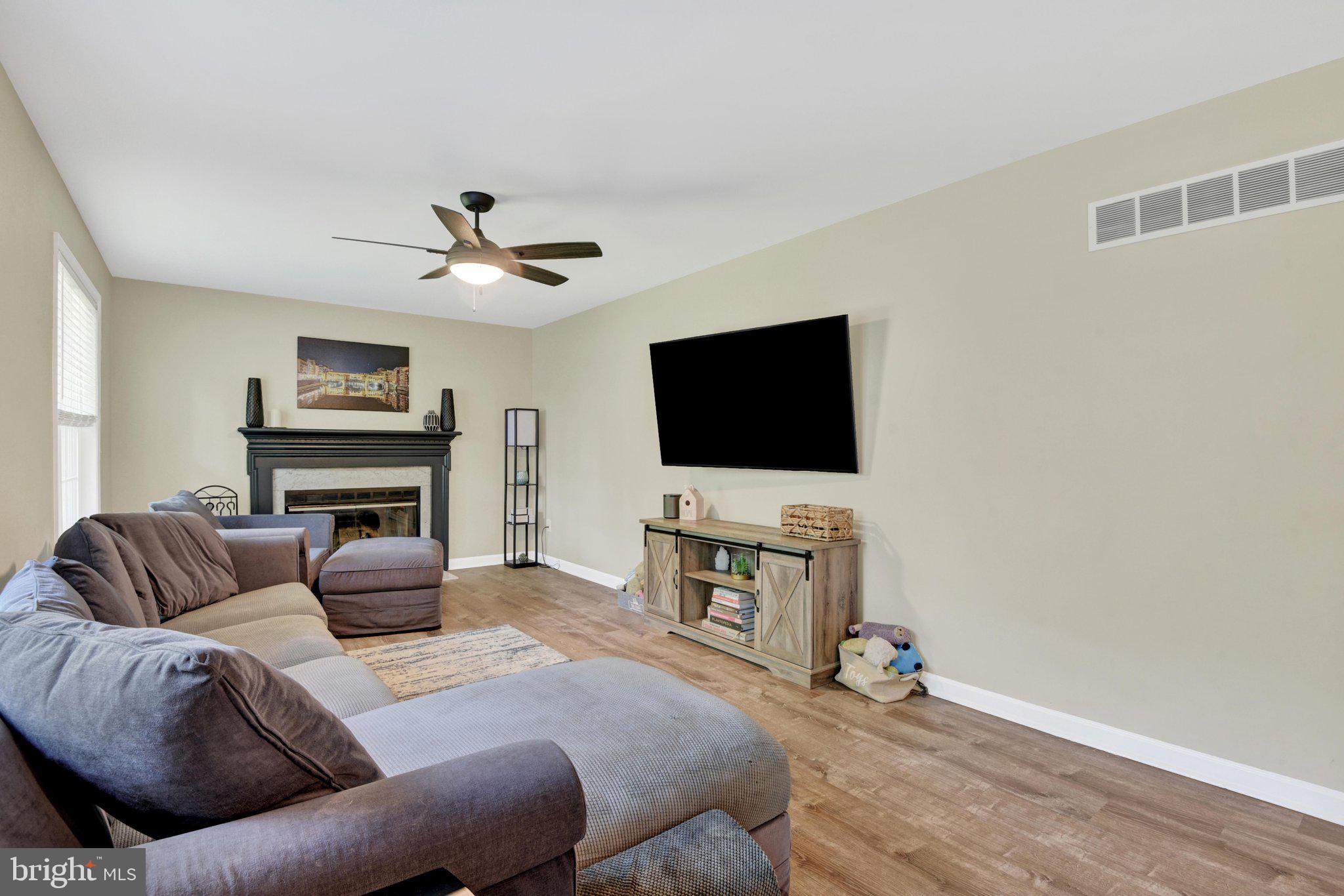 PROUD OAKS - Residential