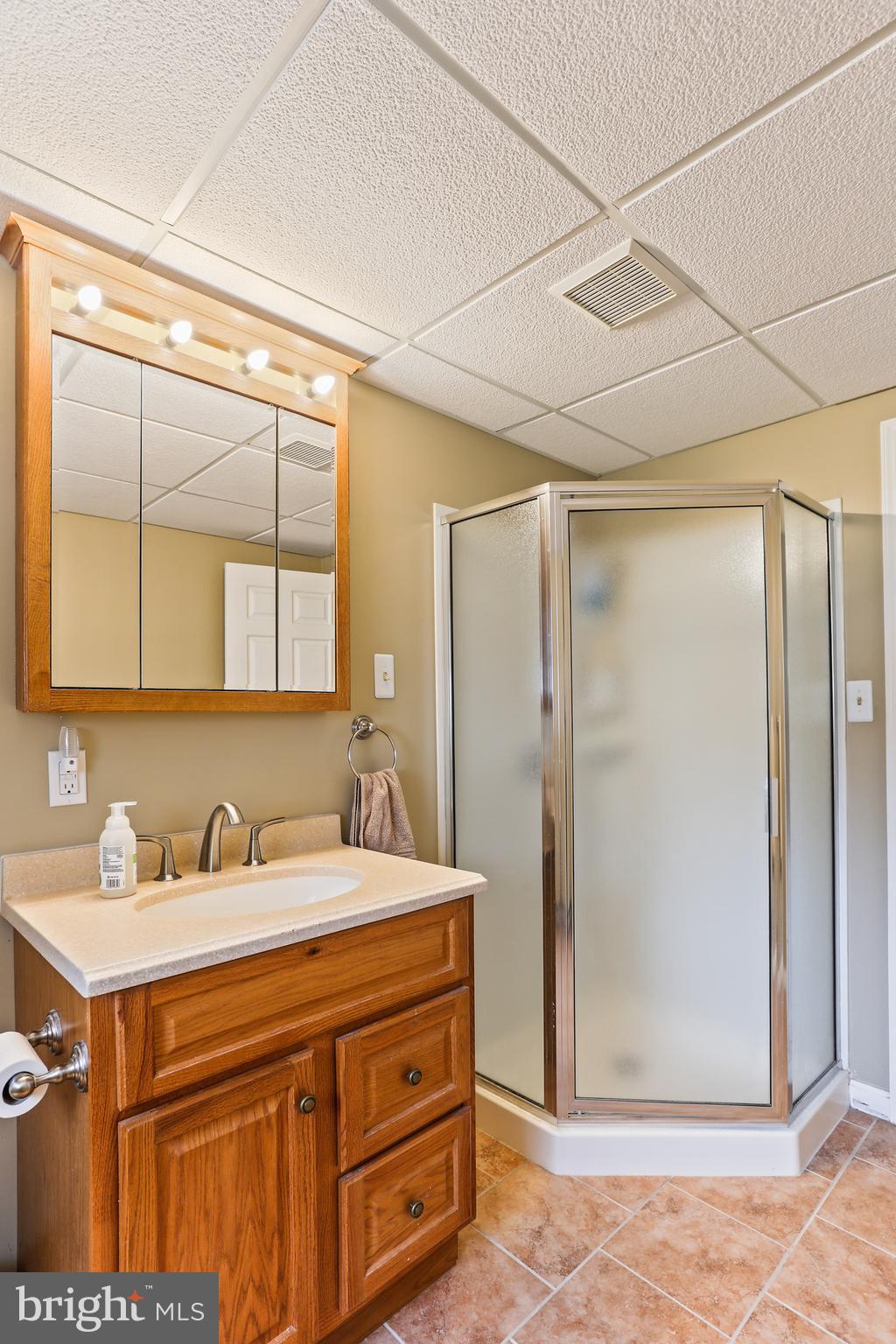 WOODLAWN HEIGHTS - Residential Lease