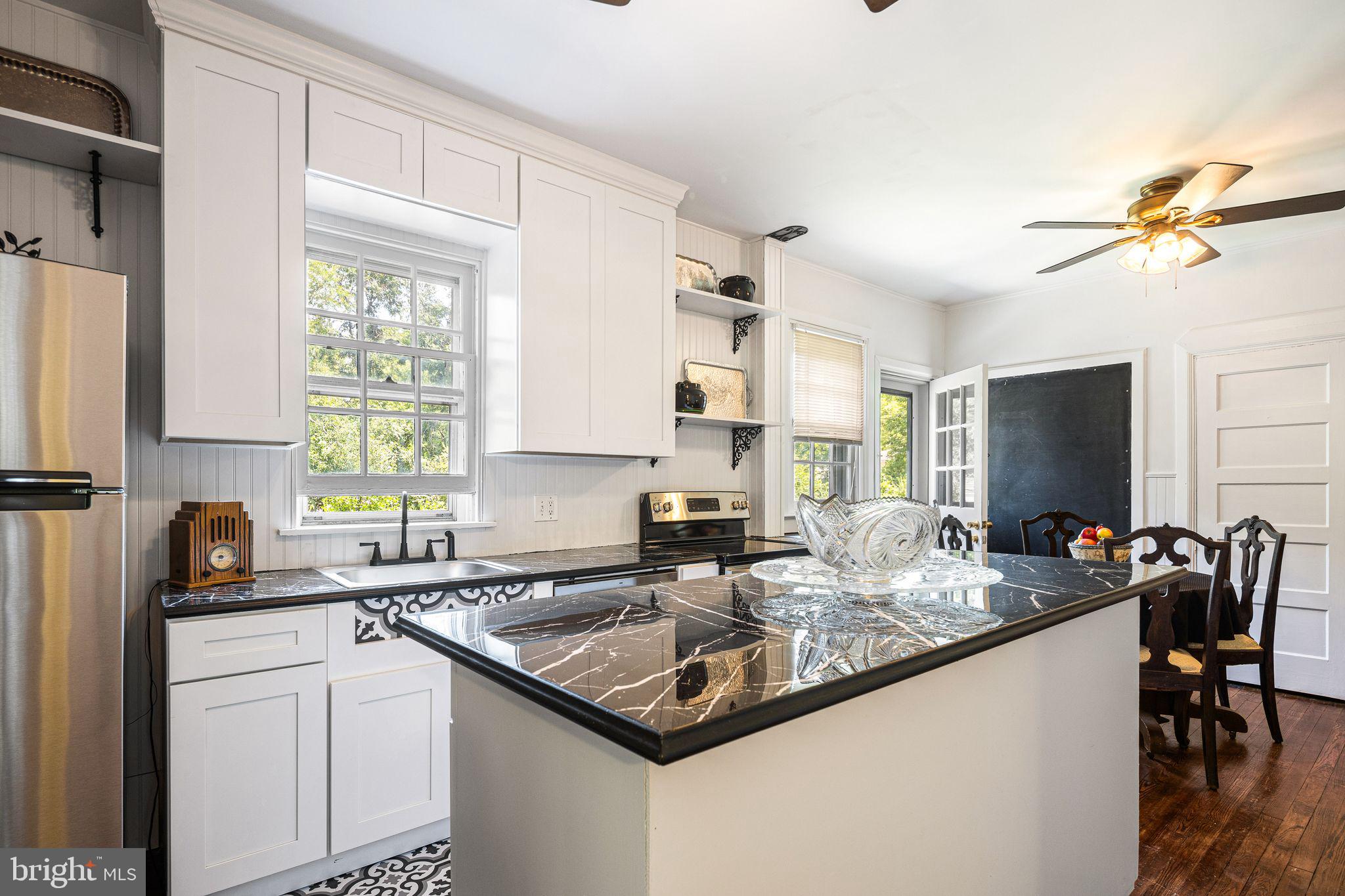 WINDSOR HILL - Residential