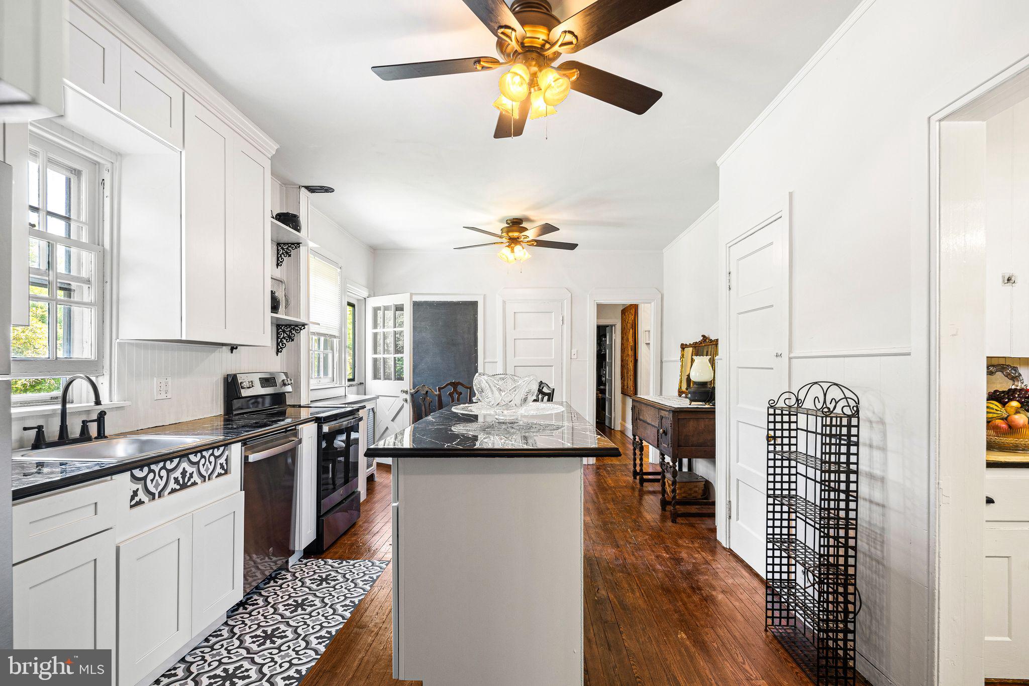 WINDSOR HILL - Residential