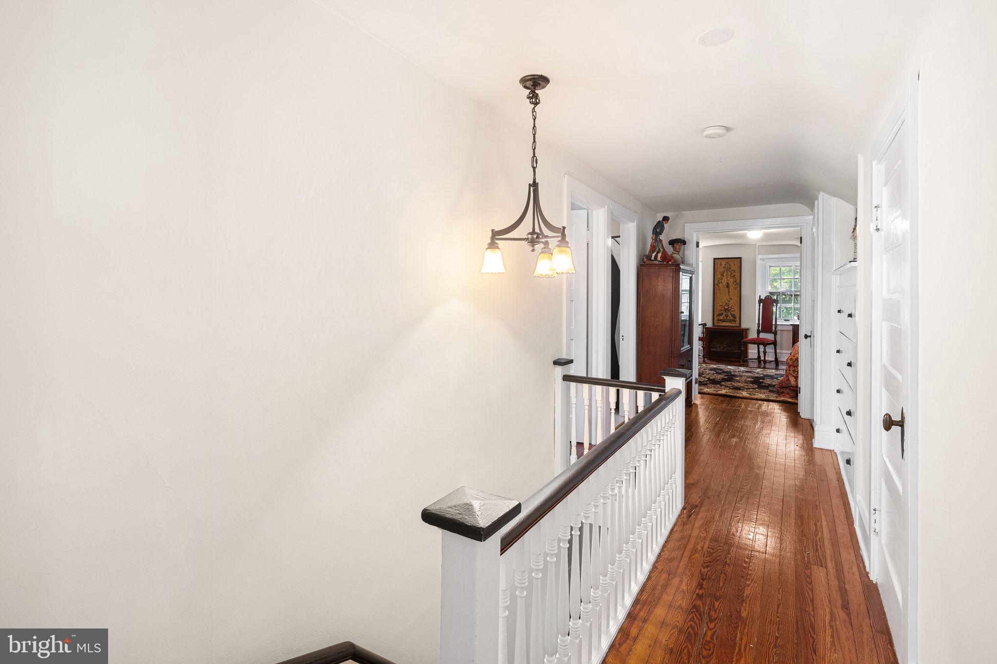 WINDSOR HILL - Residential