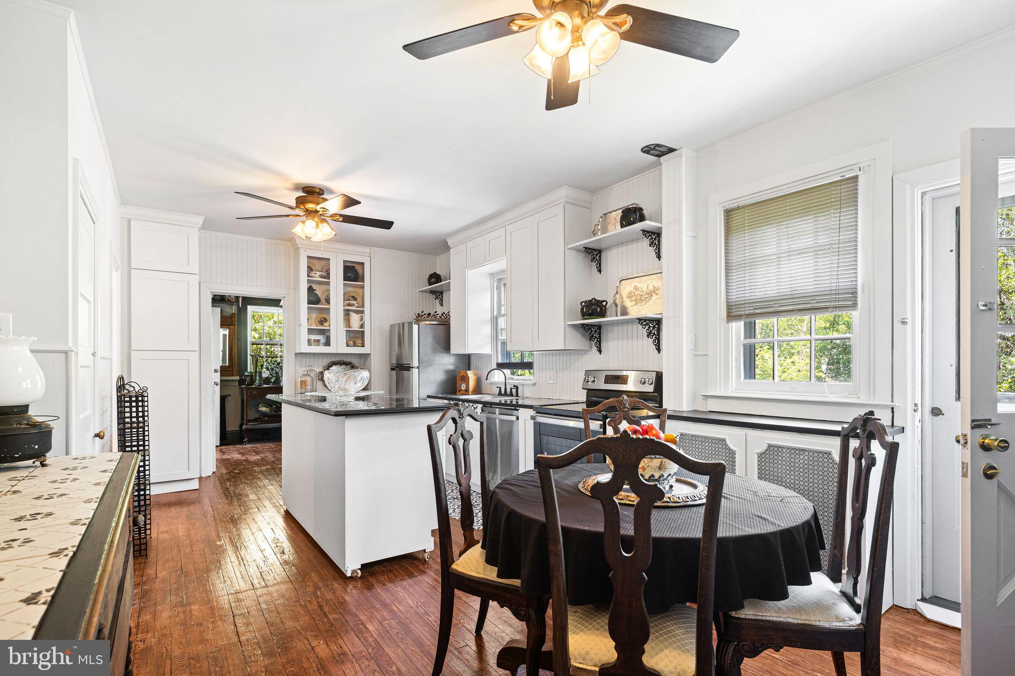 WINDSOR HILL - Residential