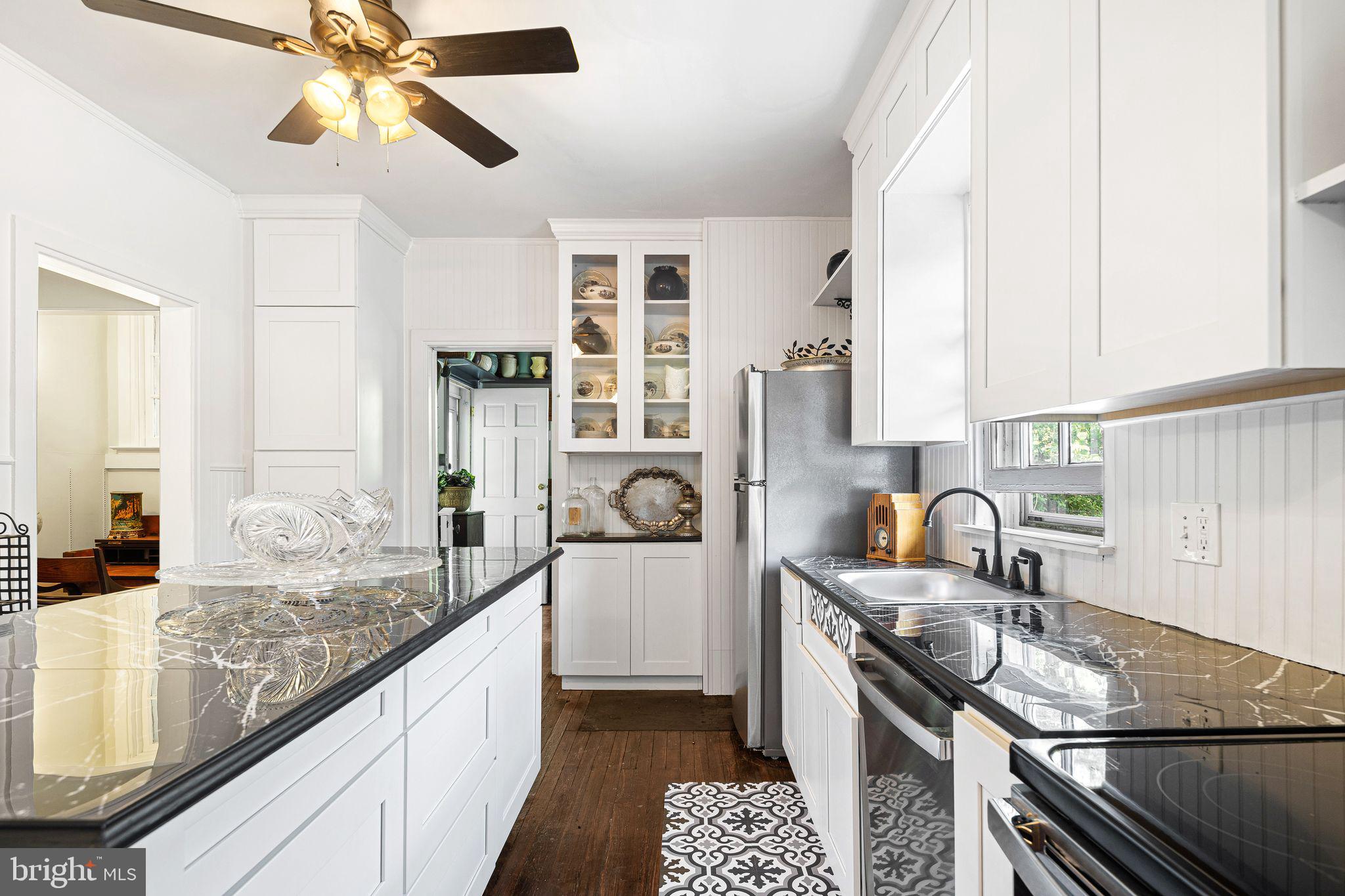 WINDSOR HILL - Residential
