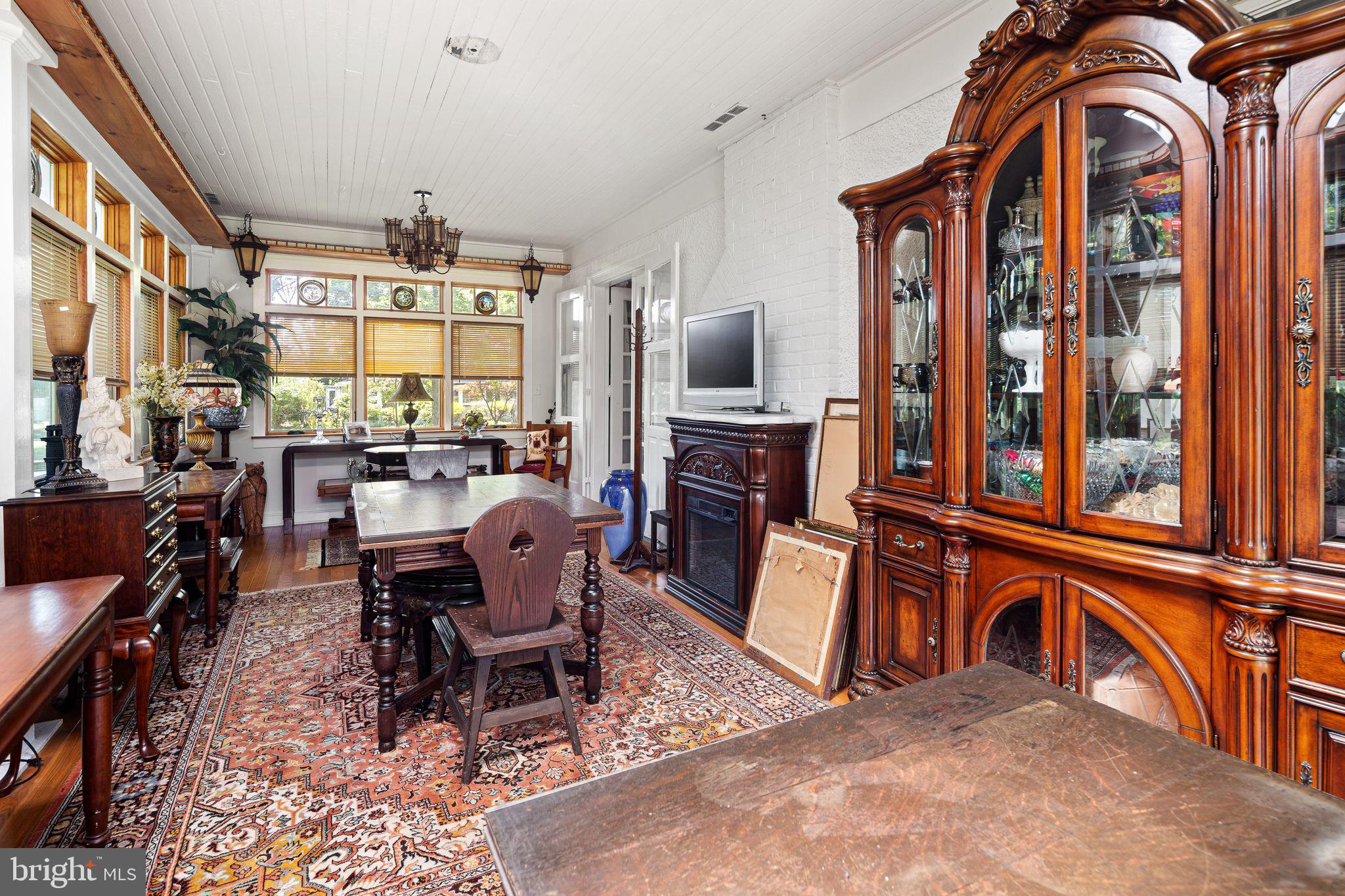 WINDSOR HILL - Residential