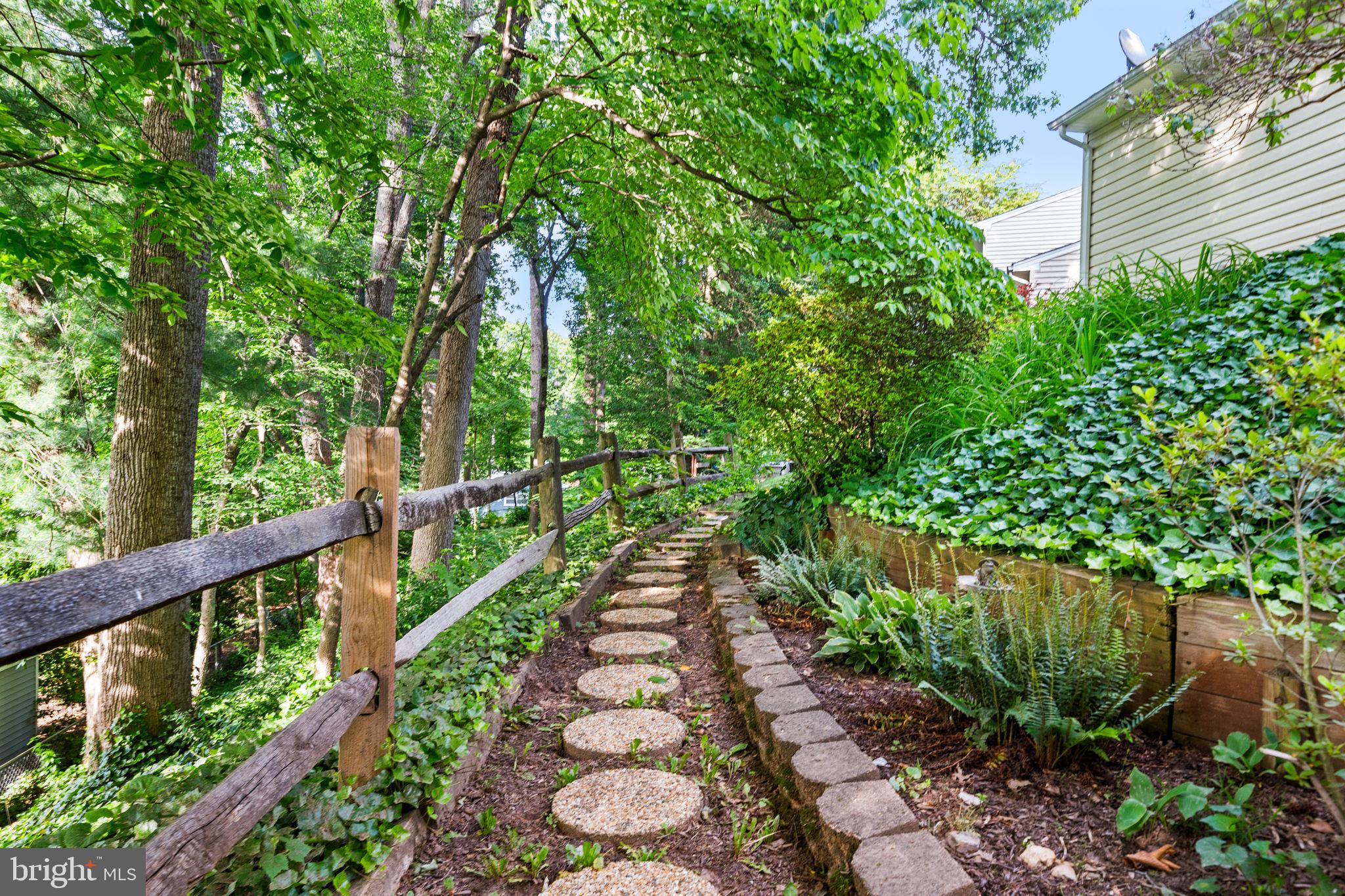 ROLLING VALLEY - Residential
