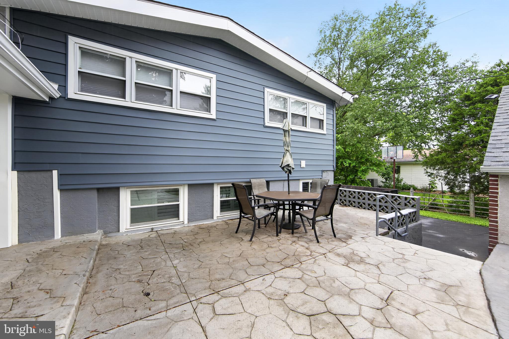 CENTER SQ GREEN - Residential
