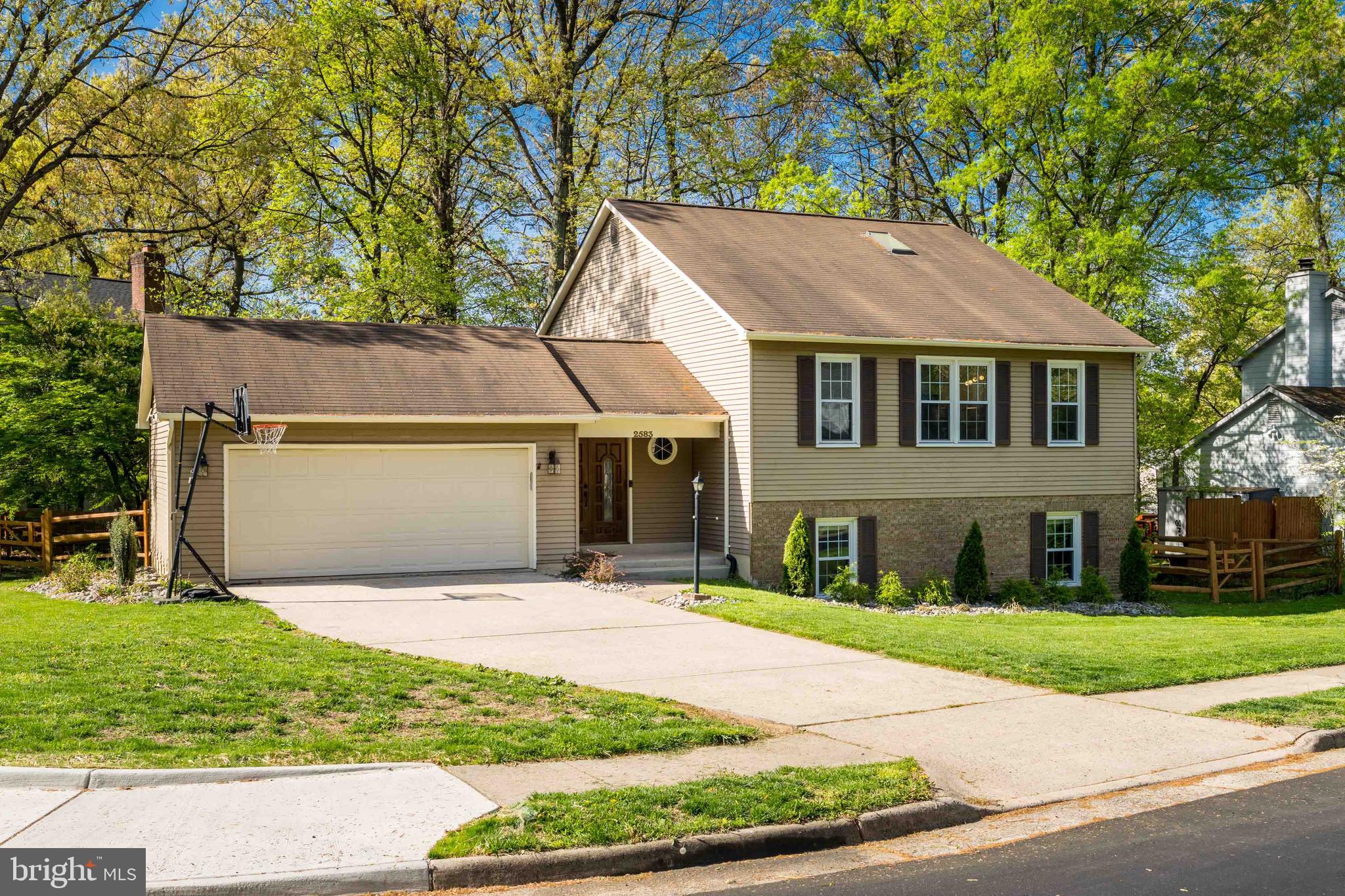 FOX MILL ESTATES - Residential