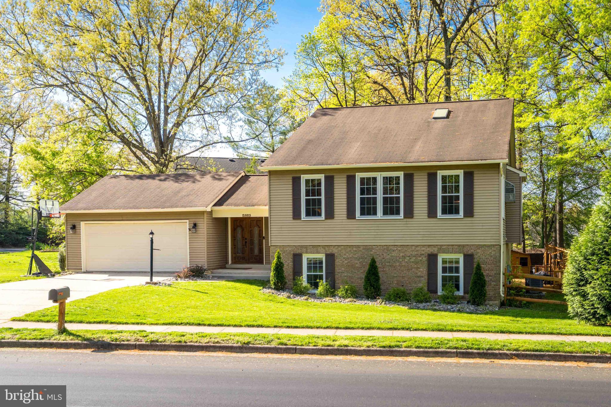 FOX MILL ESTATES - Residential