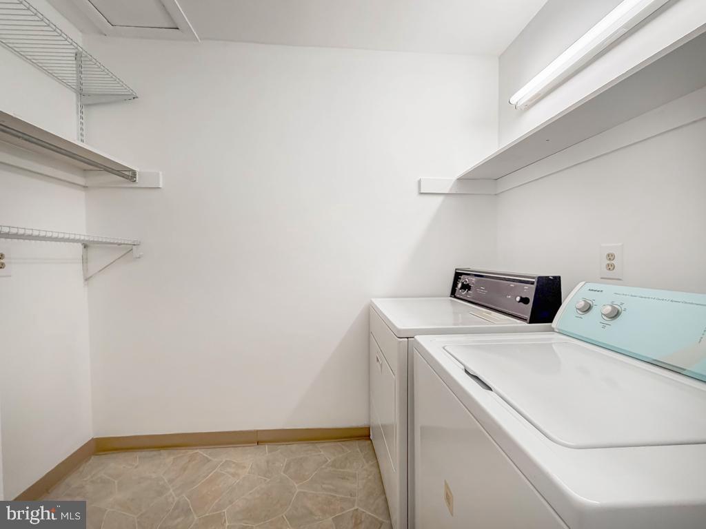 DELAIRE LANDING - Residential