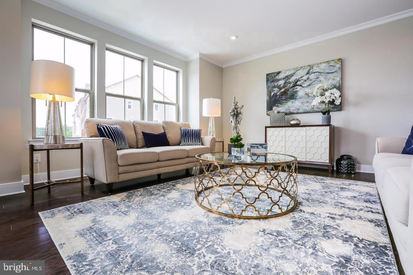 LOUDOUN PLACE - Residential Lease