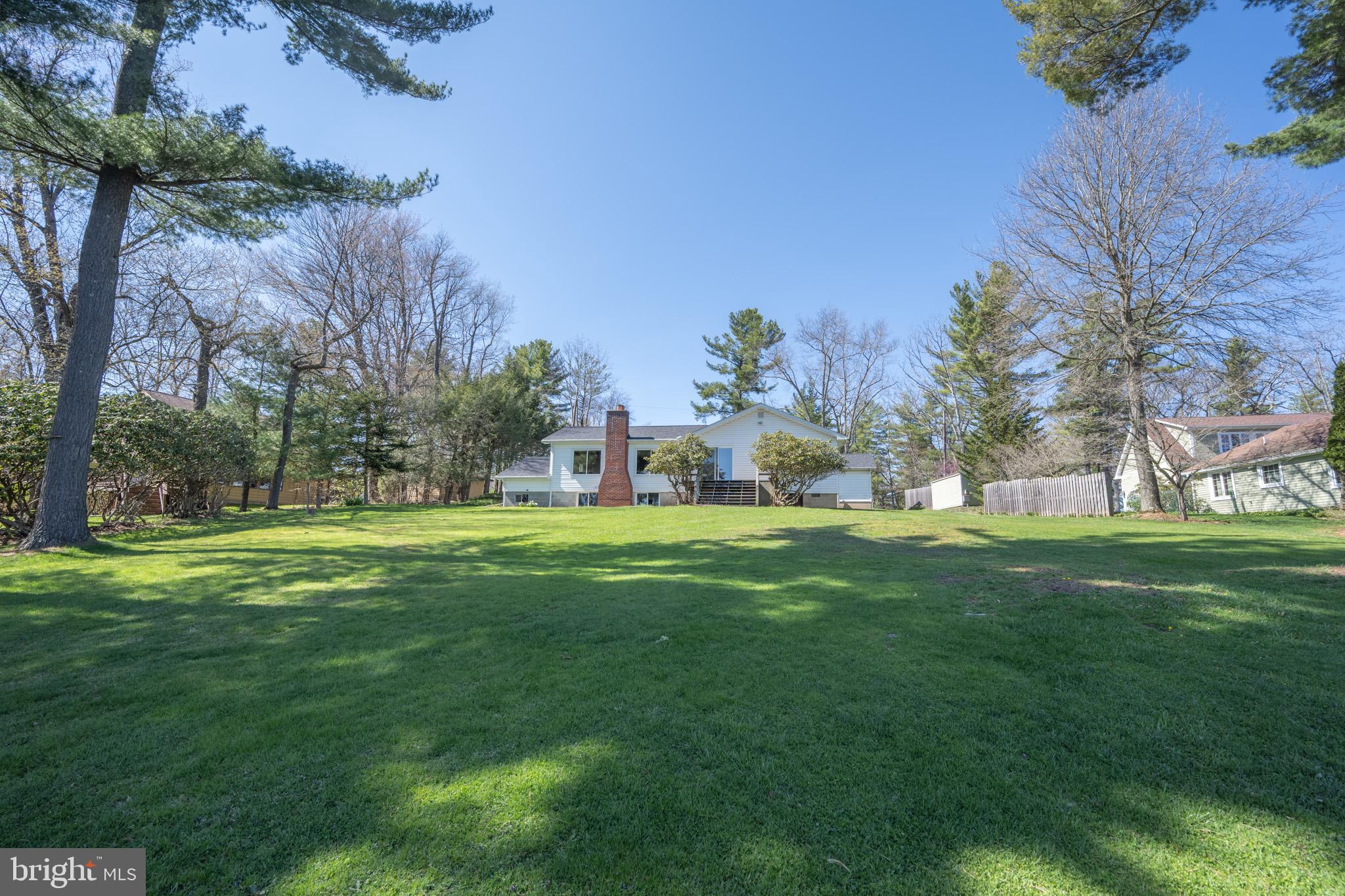 PARADISE POINT - Residential