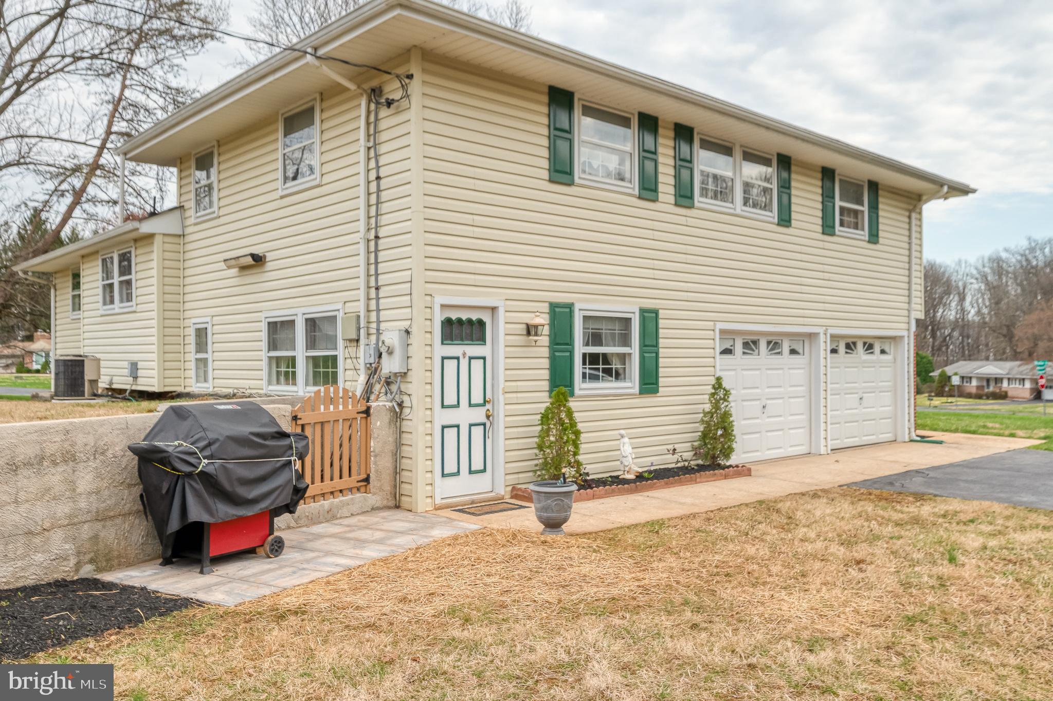 OAKLYN MANOR - Residential