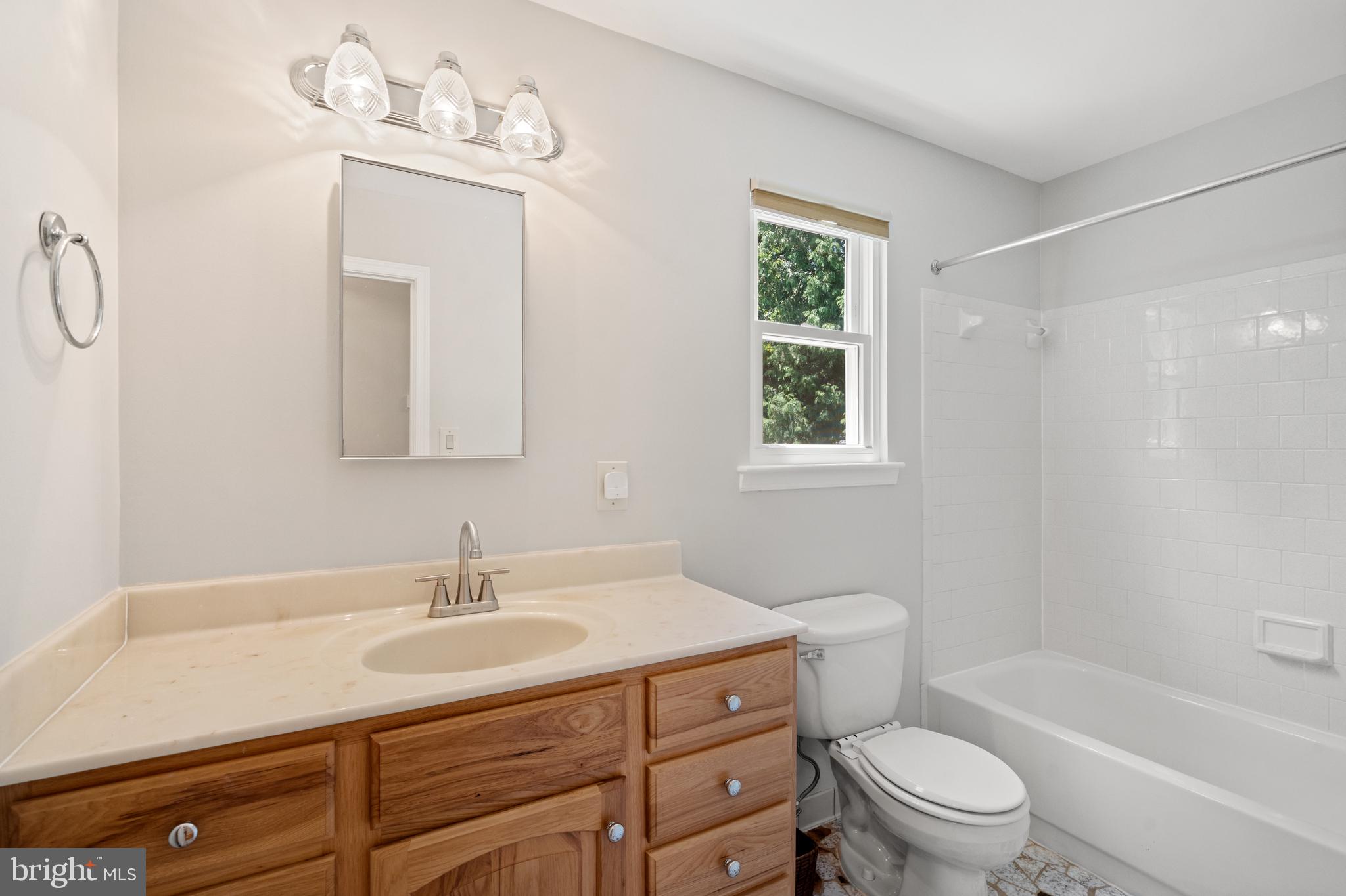 WAKEFIELD CHAPEL WOODS - Residential