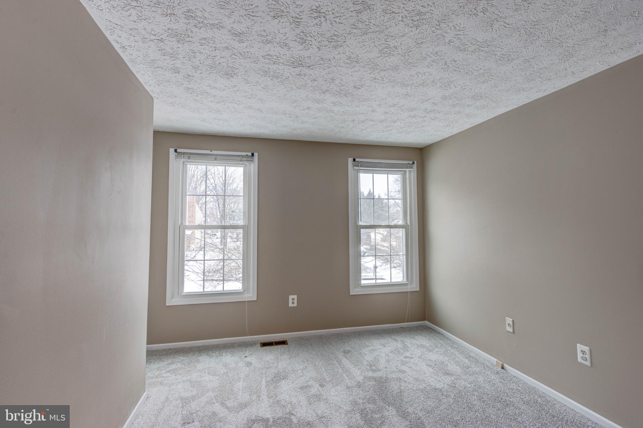 WOODBRIDGE VALLEY - Residential