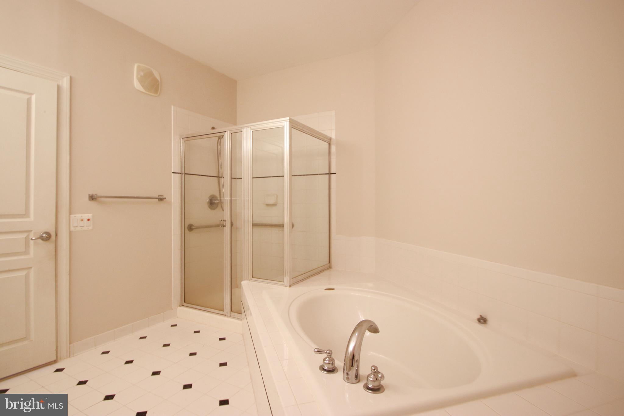 HIDDENBROOK - Residential Lease