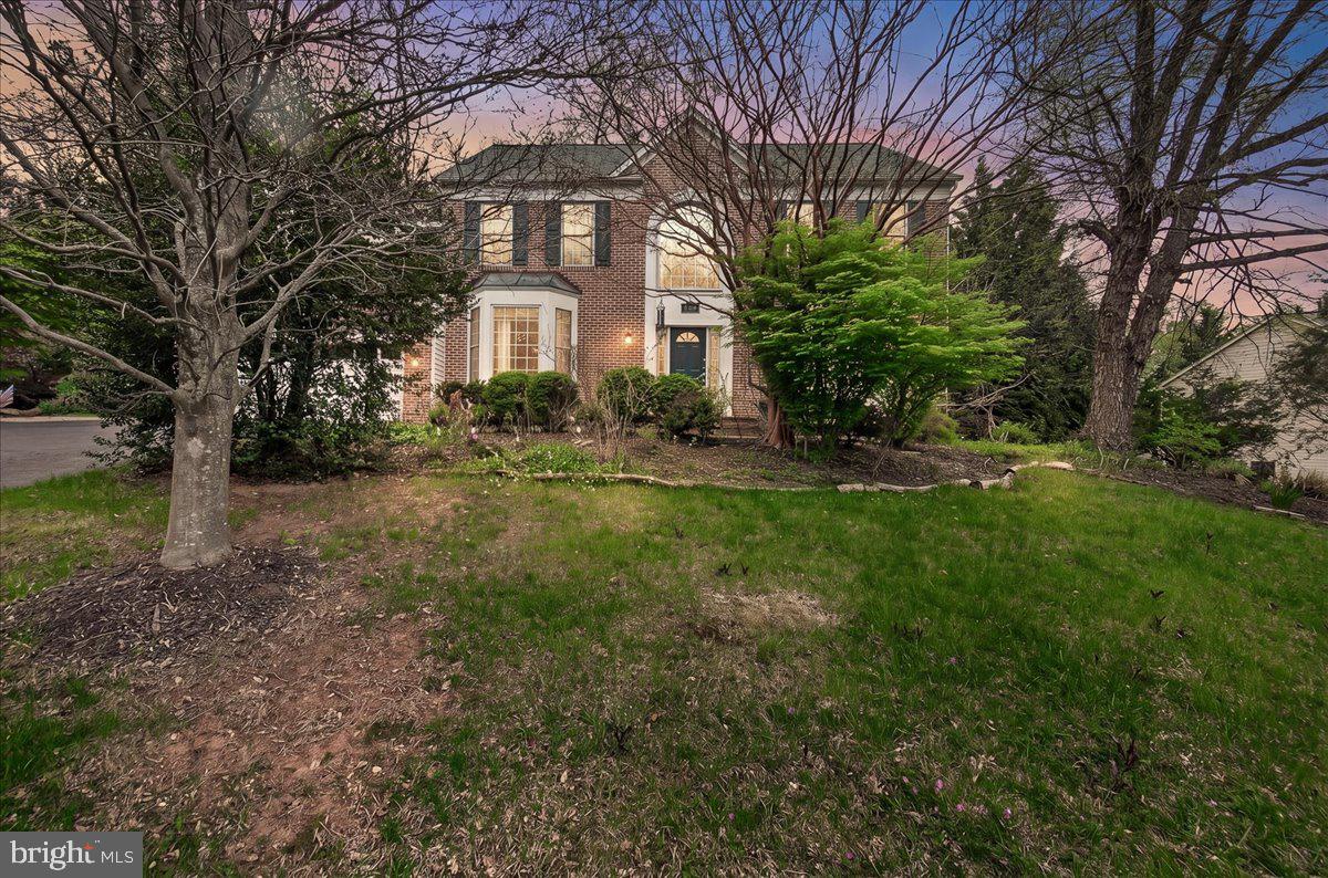 WINDSOR KNOLLS - Residential