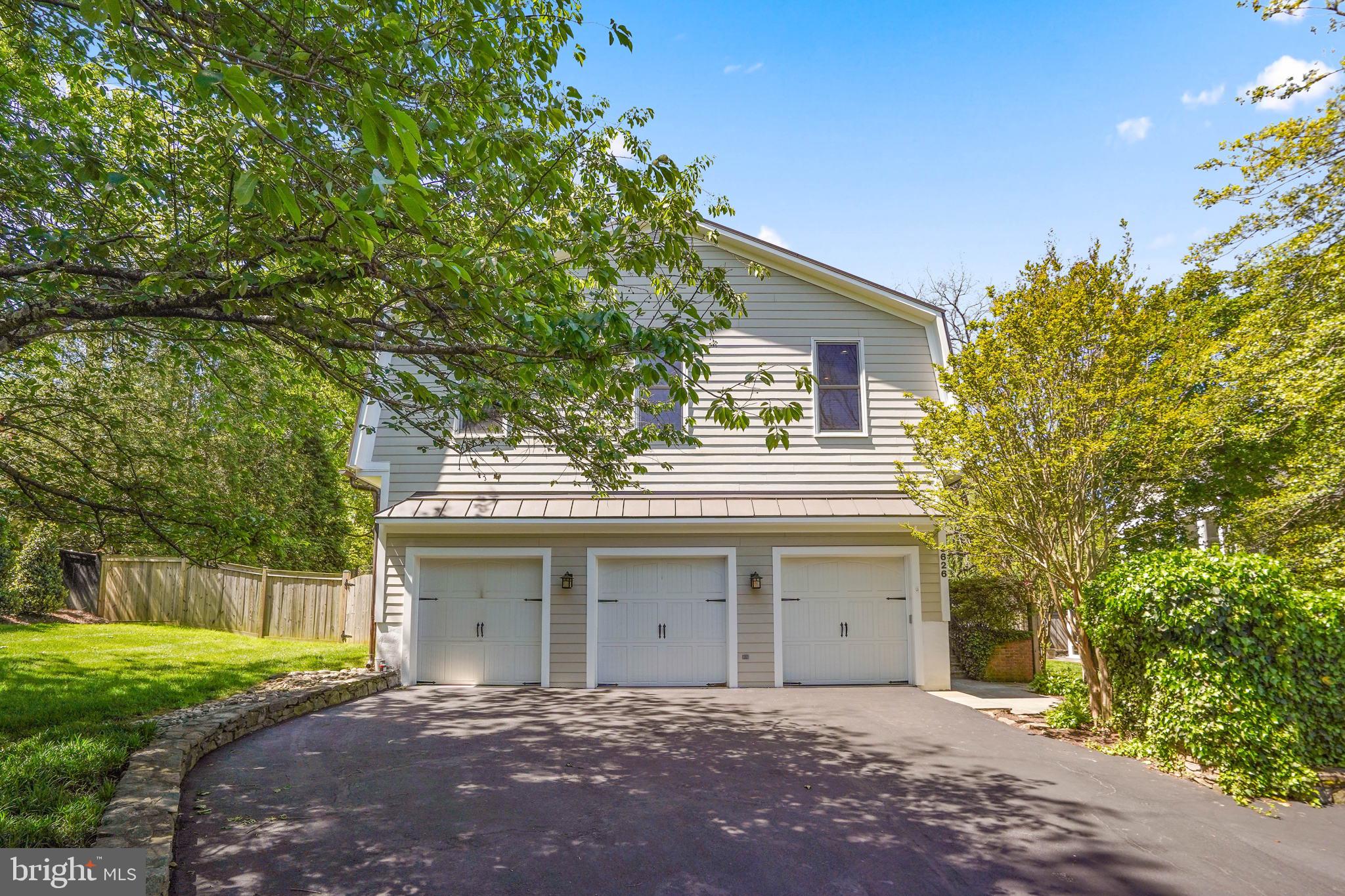 OAKWOOD KNOLLS - Residential