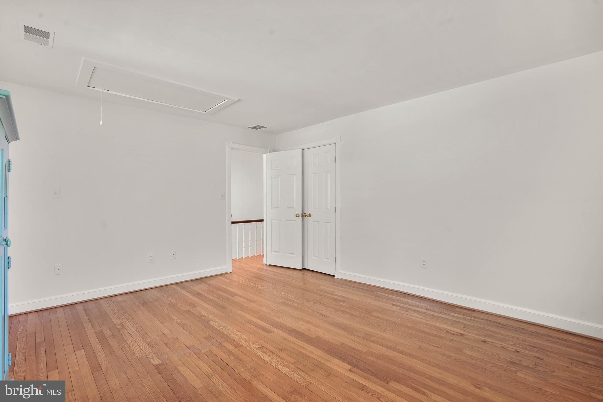 OAKWOOD KNOLLS - Residential