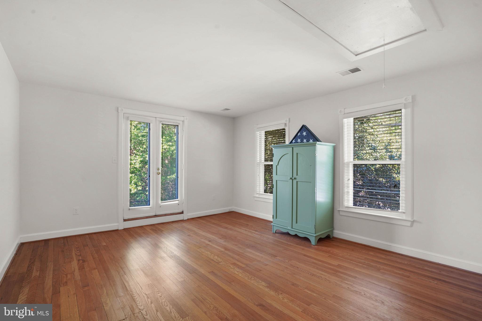OAKWOOD KNOLLS - Residential